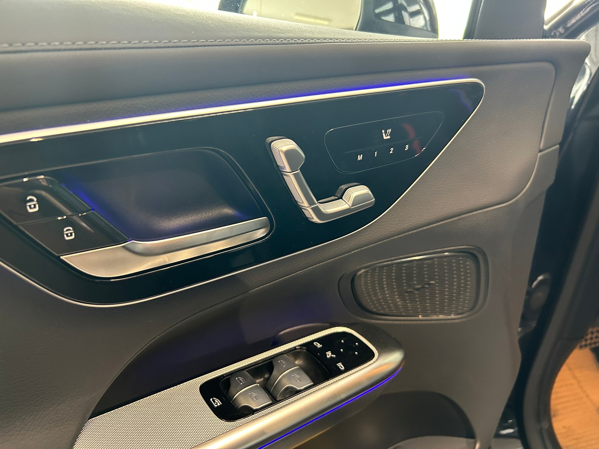 MERCEDES-BENZ GLC 400 e 4Matic EQ Star 9G-Tronic-image-15