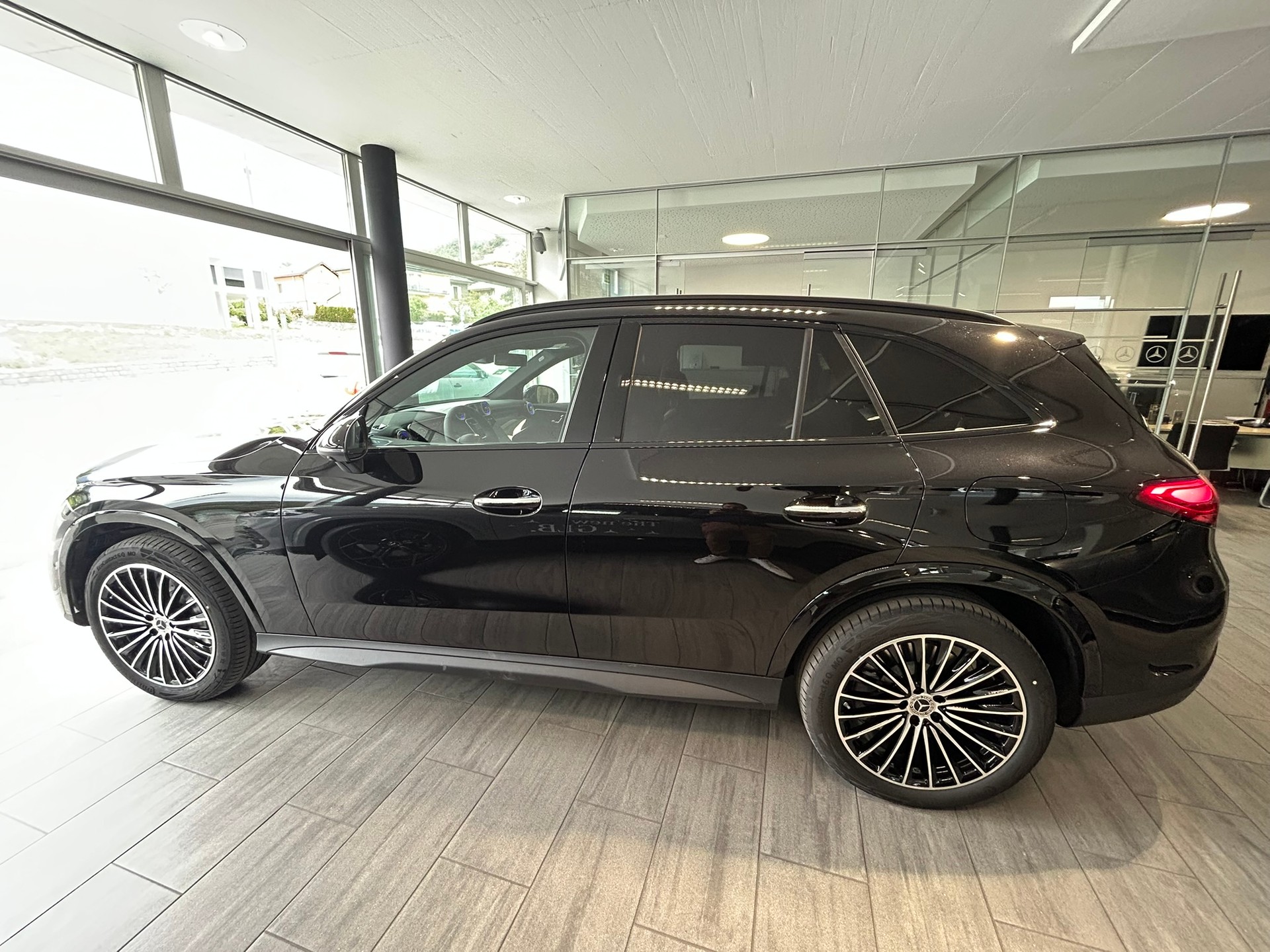 MERCEDES-BENZ GLC 400 e 4Matic EQ Star 9G-Tronic-image-5
