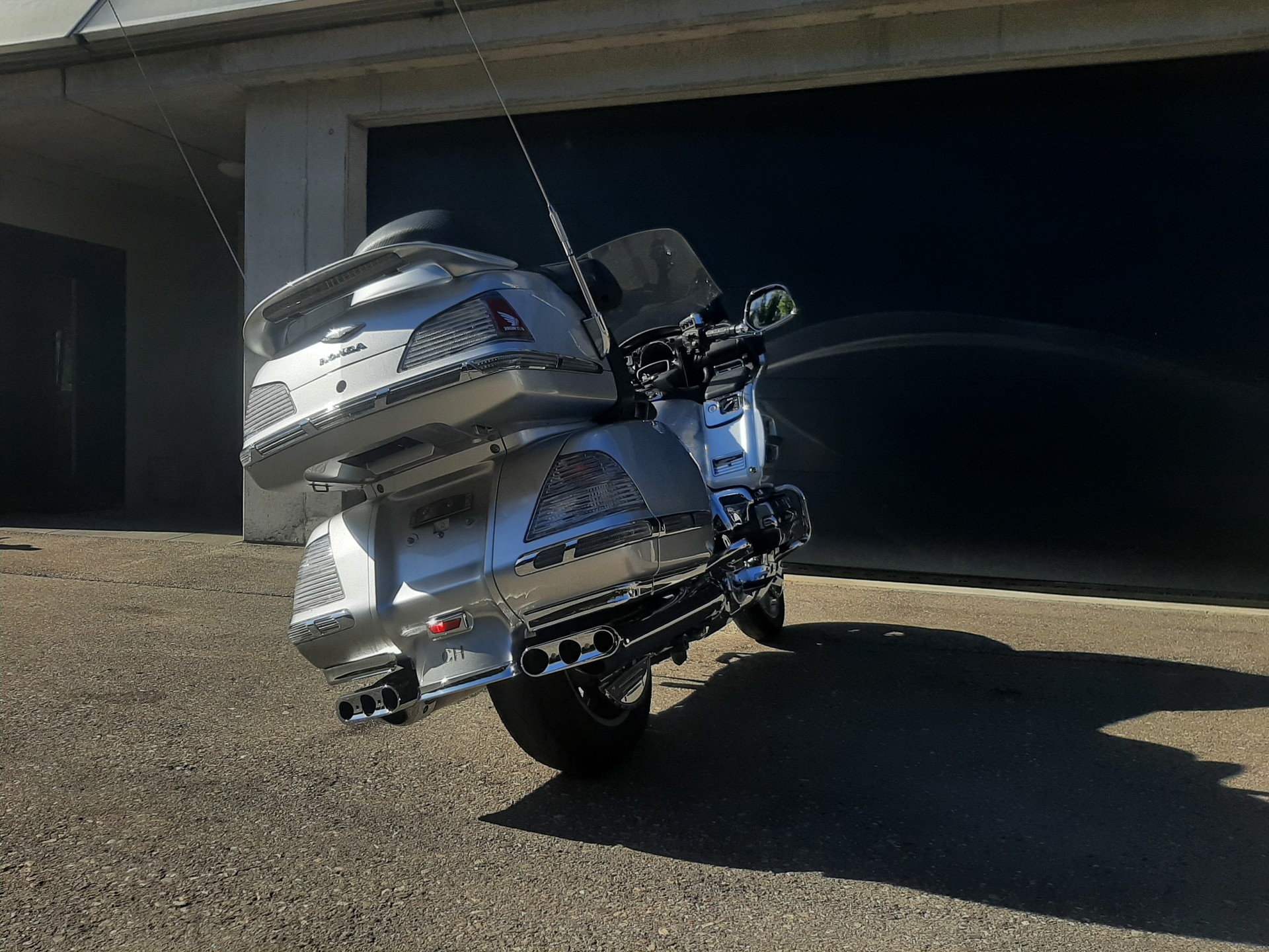 HONDA GL 1800 A Goldwing-image-10