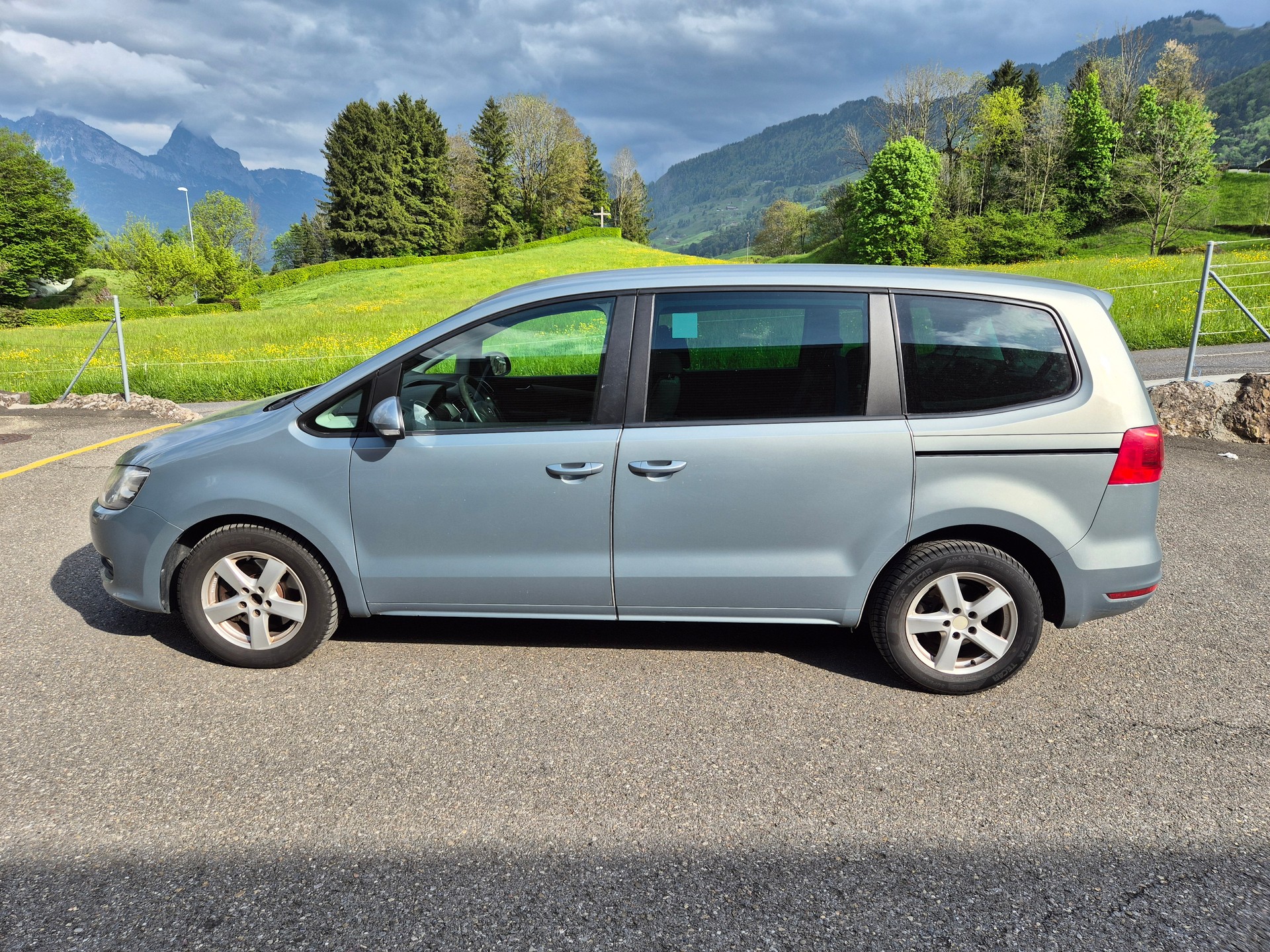 VW Sharan 2.0 TDI BMT Comfortline DSG *7 Plätzer*-image-1