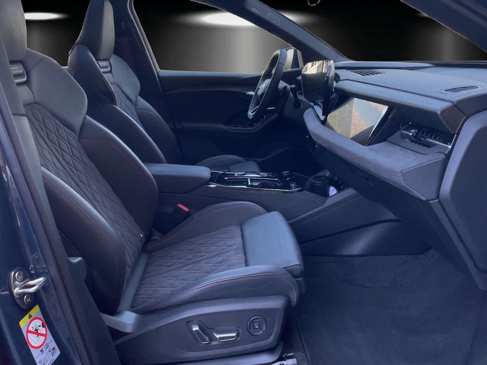 AUDI SQ6 e-tron quattro-image-8