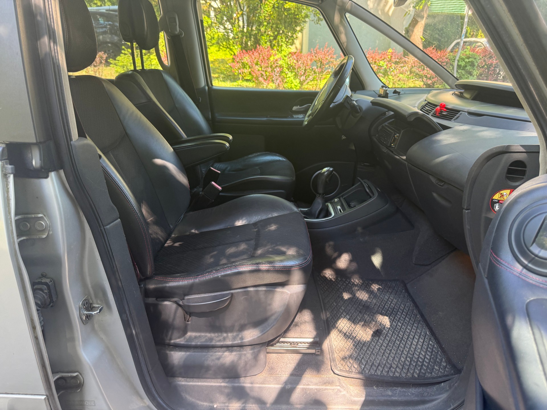 RENAULT Grand Espace 2.0 Turbo Tech'Run Automatic-image-4