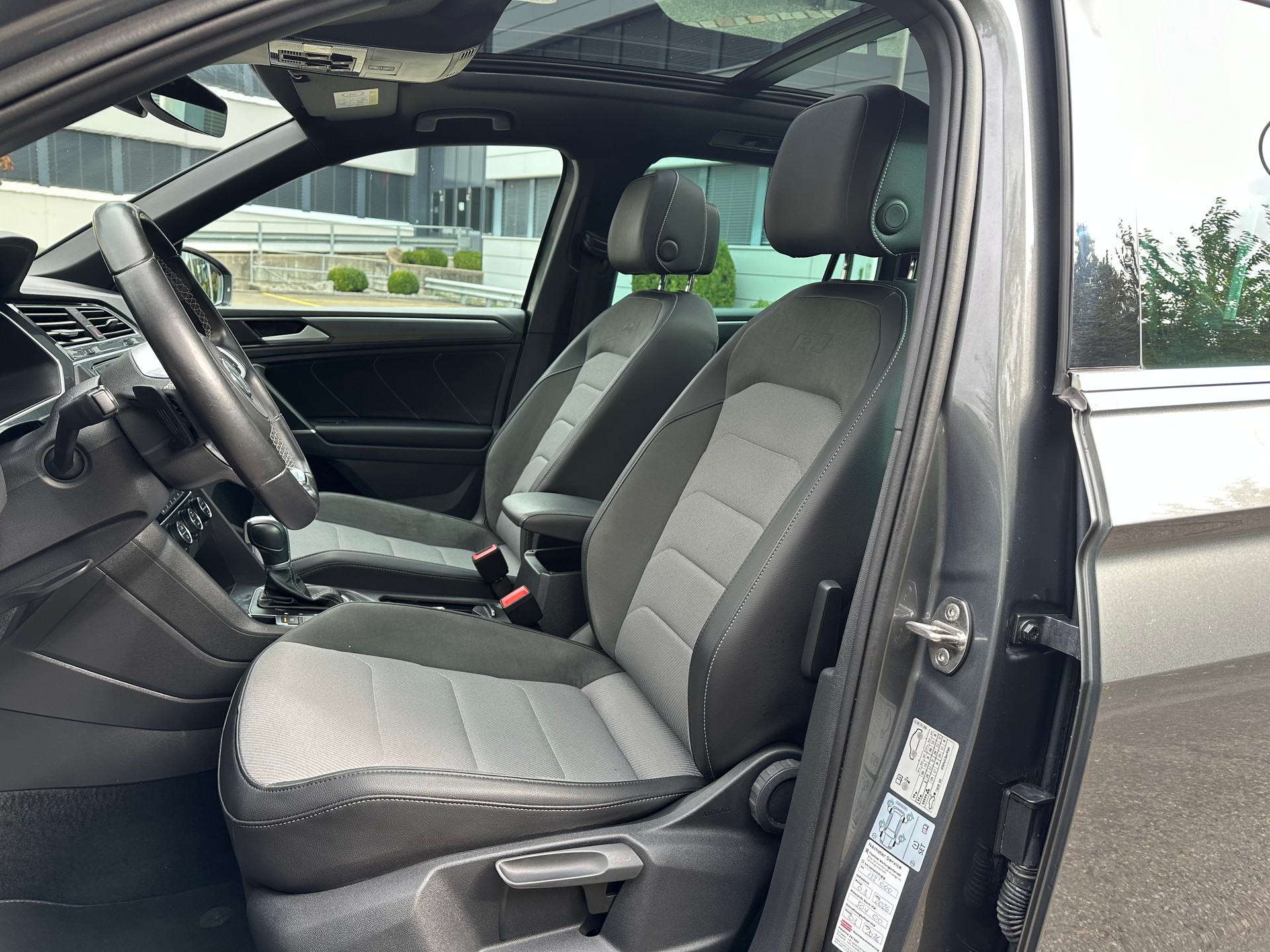 VW Tiguan 2.0 RL 4Motion DSG-image-9