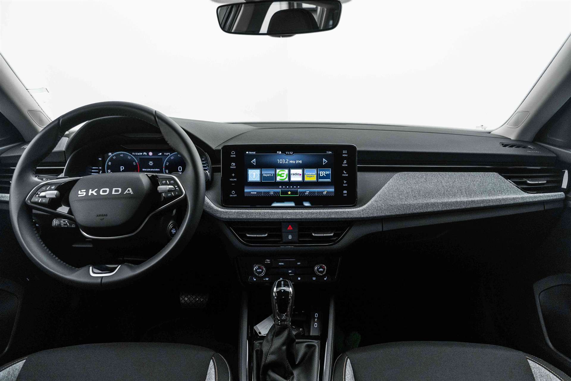 SKODA Kamiq 1.5 TSI Selection DSG-image-9