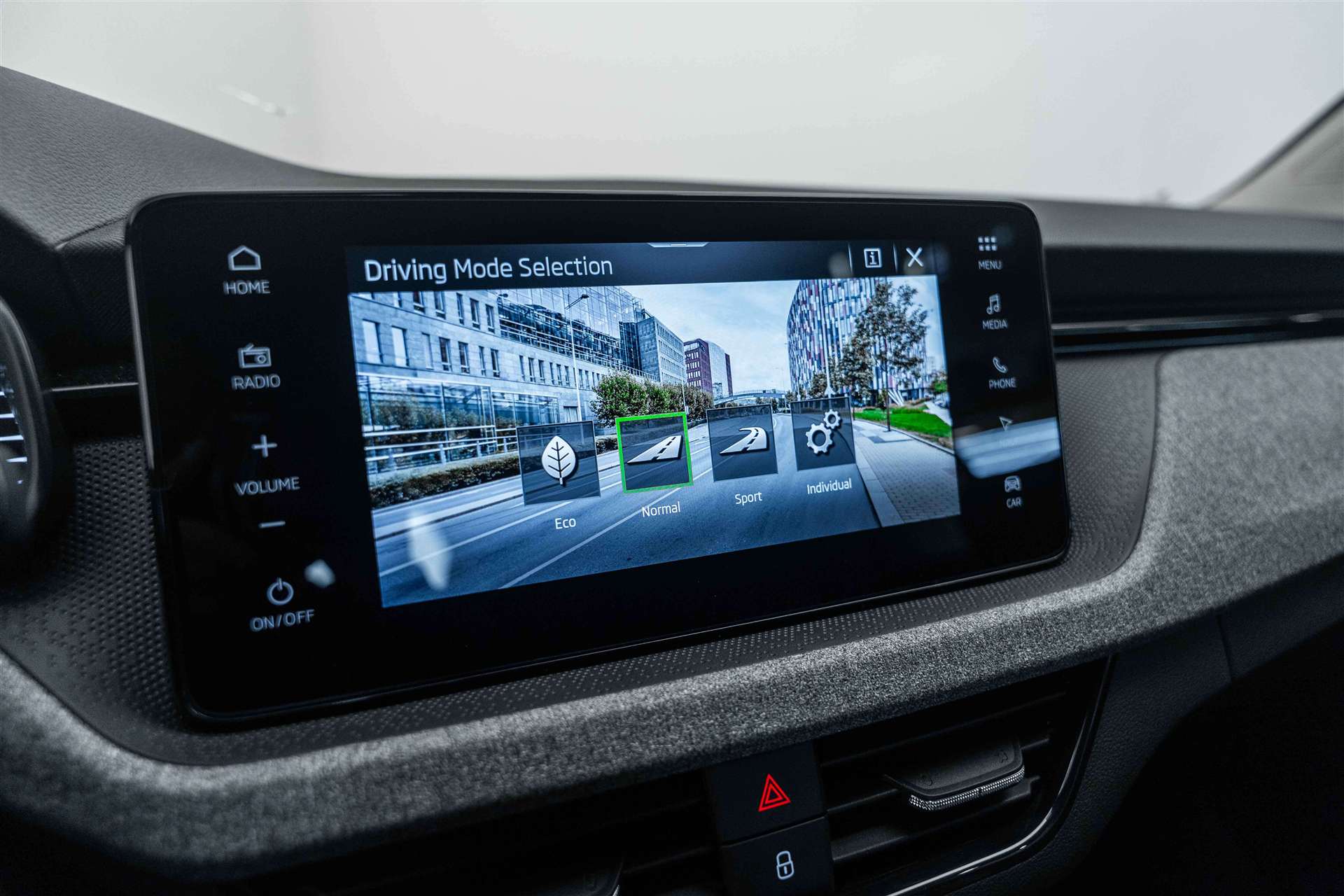 SKODA Kamiq 1.5 TSI Selection DSG-image-23