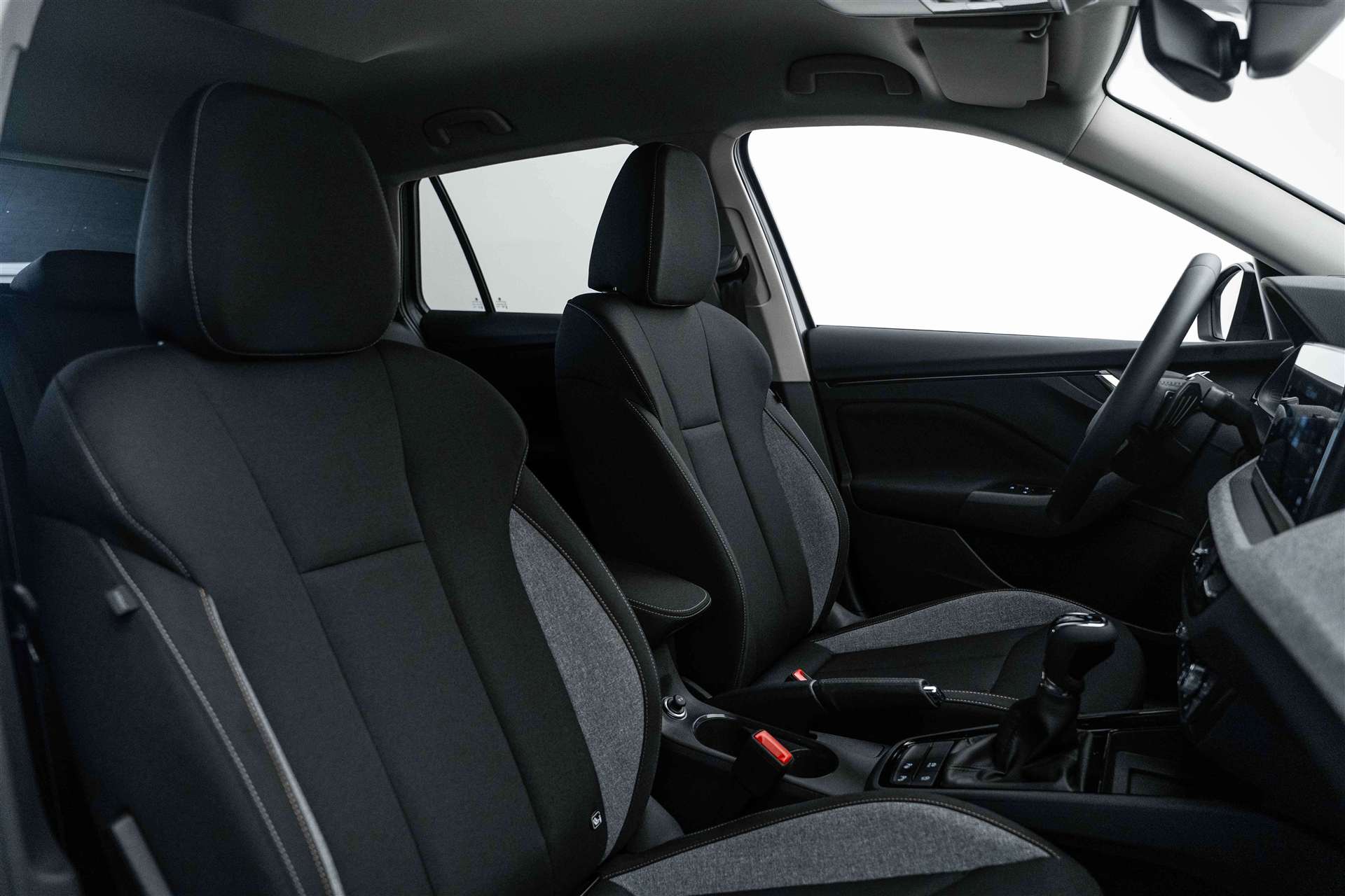 SKODA Kamiq 1.5 TSI Selection DSG-image-12