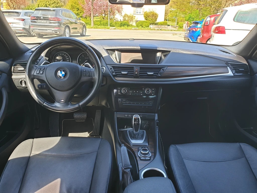 BMW X1 xDrive 20d xLine Steptronic ** Voll-Leder ** Gr-Navi ** RF-Kamera ** Sitzheizung ** Tempomat ** Ab MFK-image-9