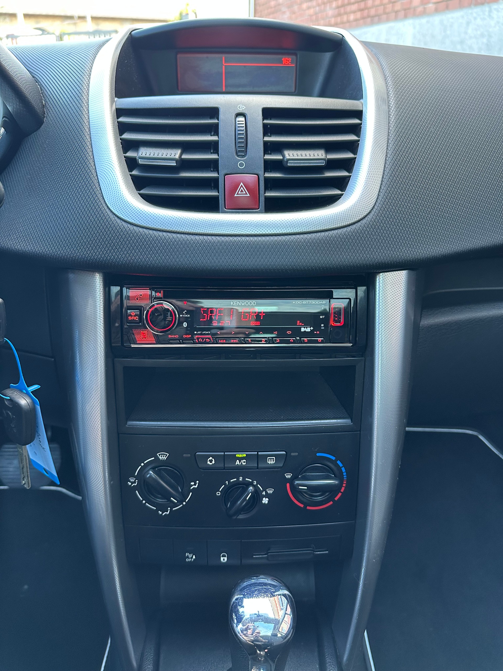 PEUGEOT 207 SW 1.6 16V Sport Automatic-image-22