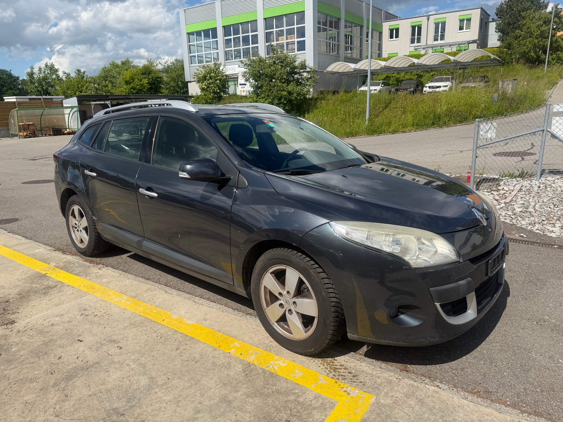 RENAULT Mégane Grandtour 1.4 16V Turbo Dynamique-image-1