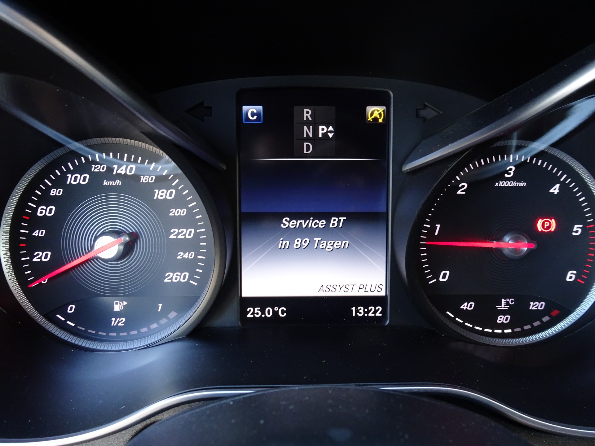 MERCEDES-BENZ C 220 BlueTEC Swiss Star Avantgarde 7G-Tronic-image-11