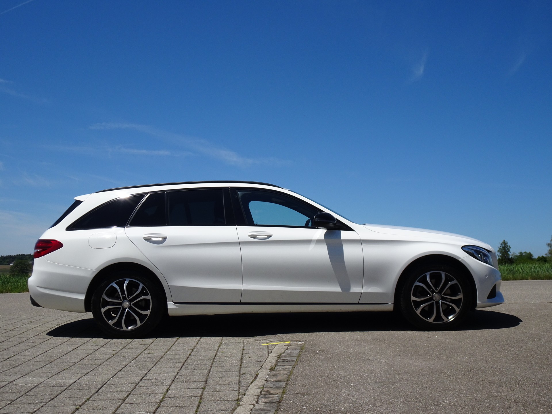 MERCEDES-BENZ C 220 BlueTEC Swiss Star Avantgarde 7G-Tronic-image-4