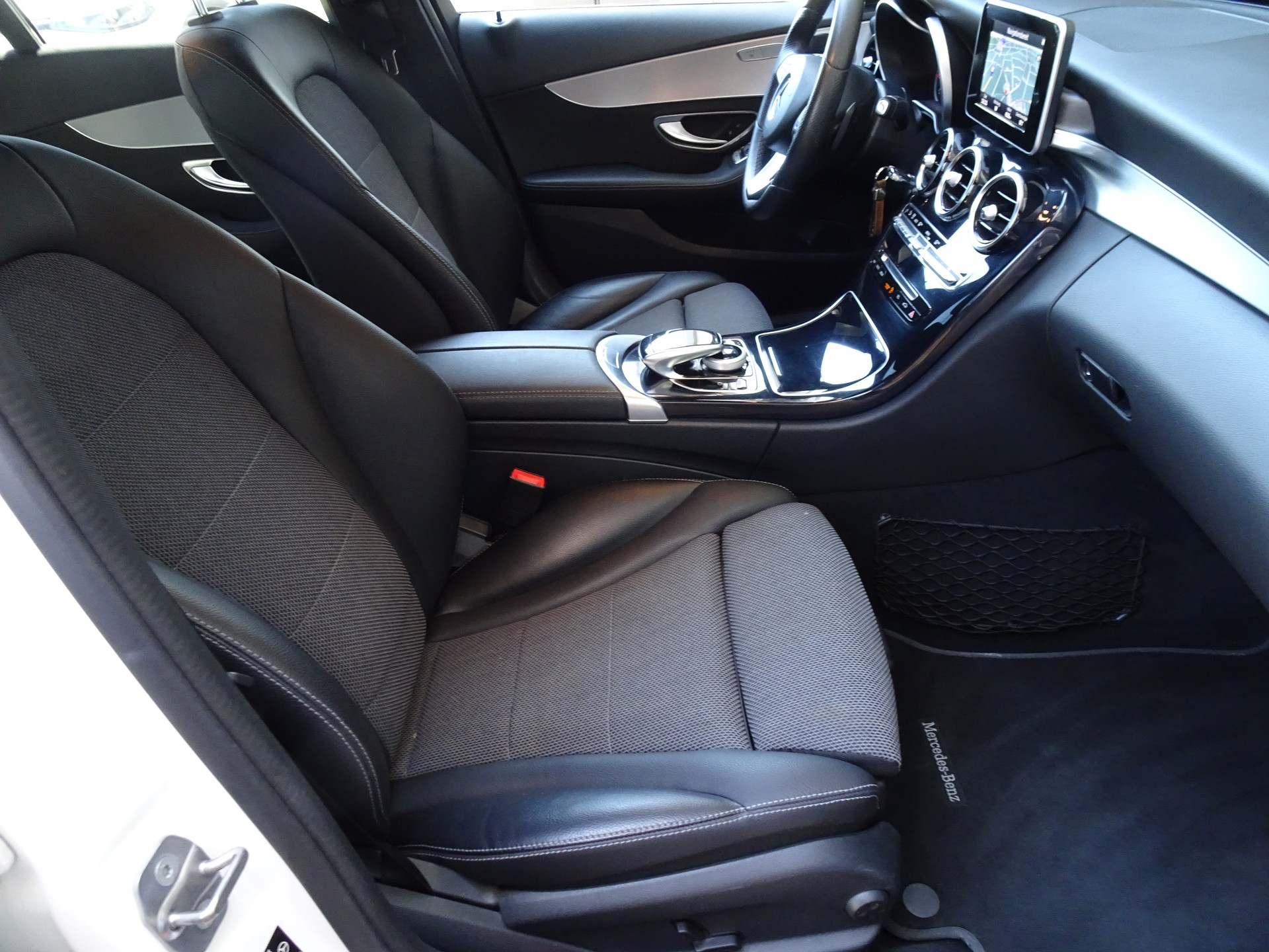 MERCEDES-BENZ C 220 BlueTEC Swiss Star Avantgarde 7G-Tronic-image-8