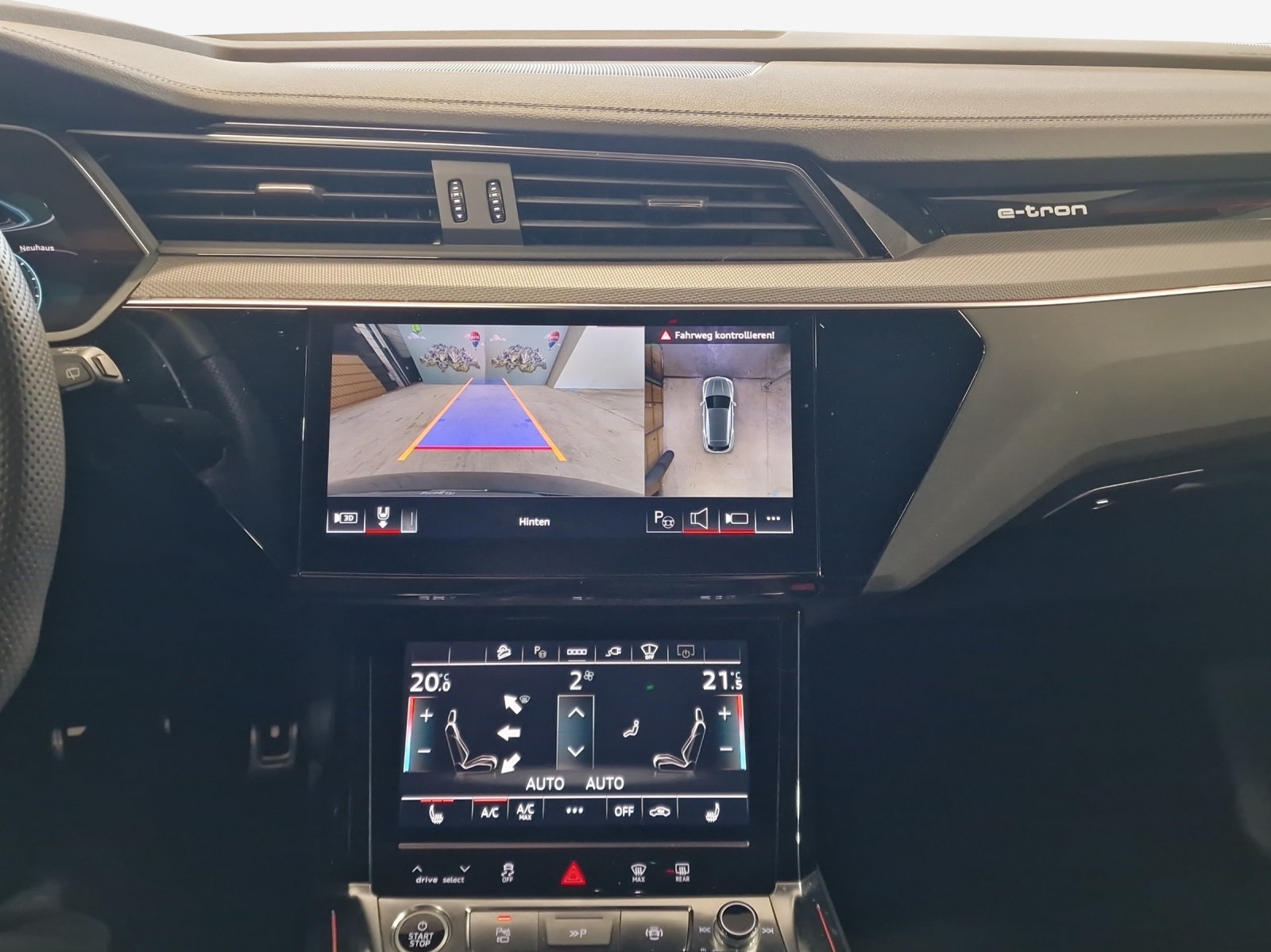 AUDI Q8 55 e-tron Black Edition quattro-image-15