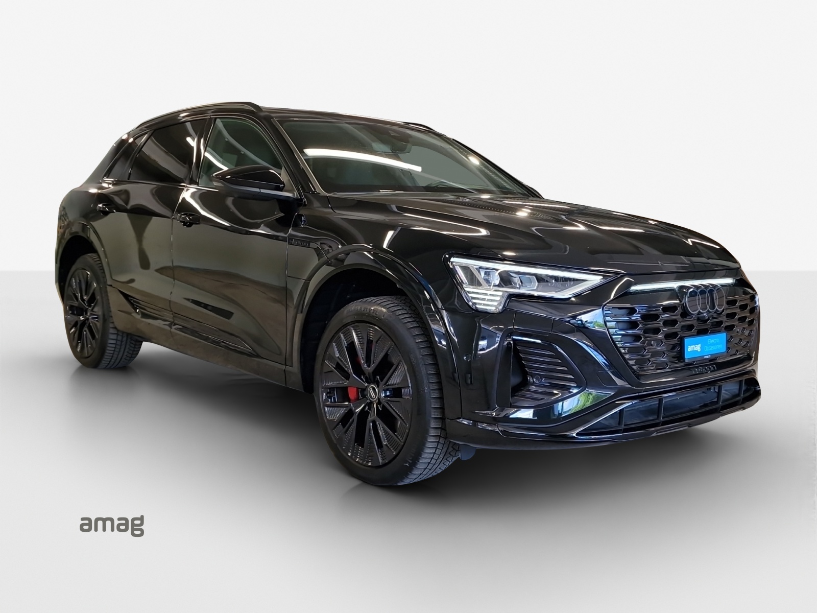 AUDI Q8 55 e-tron Black Edition quattro-image-5