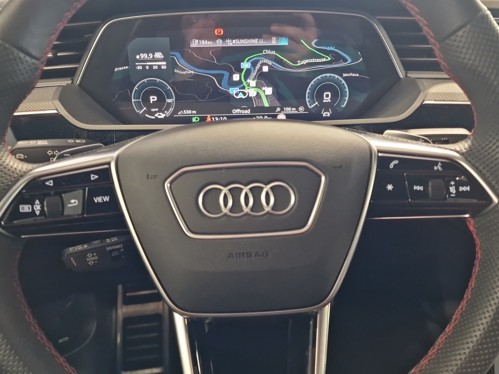 AUDI Q8 55 e-tron Black Edition quattro-image-10