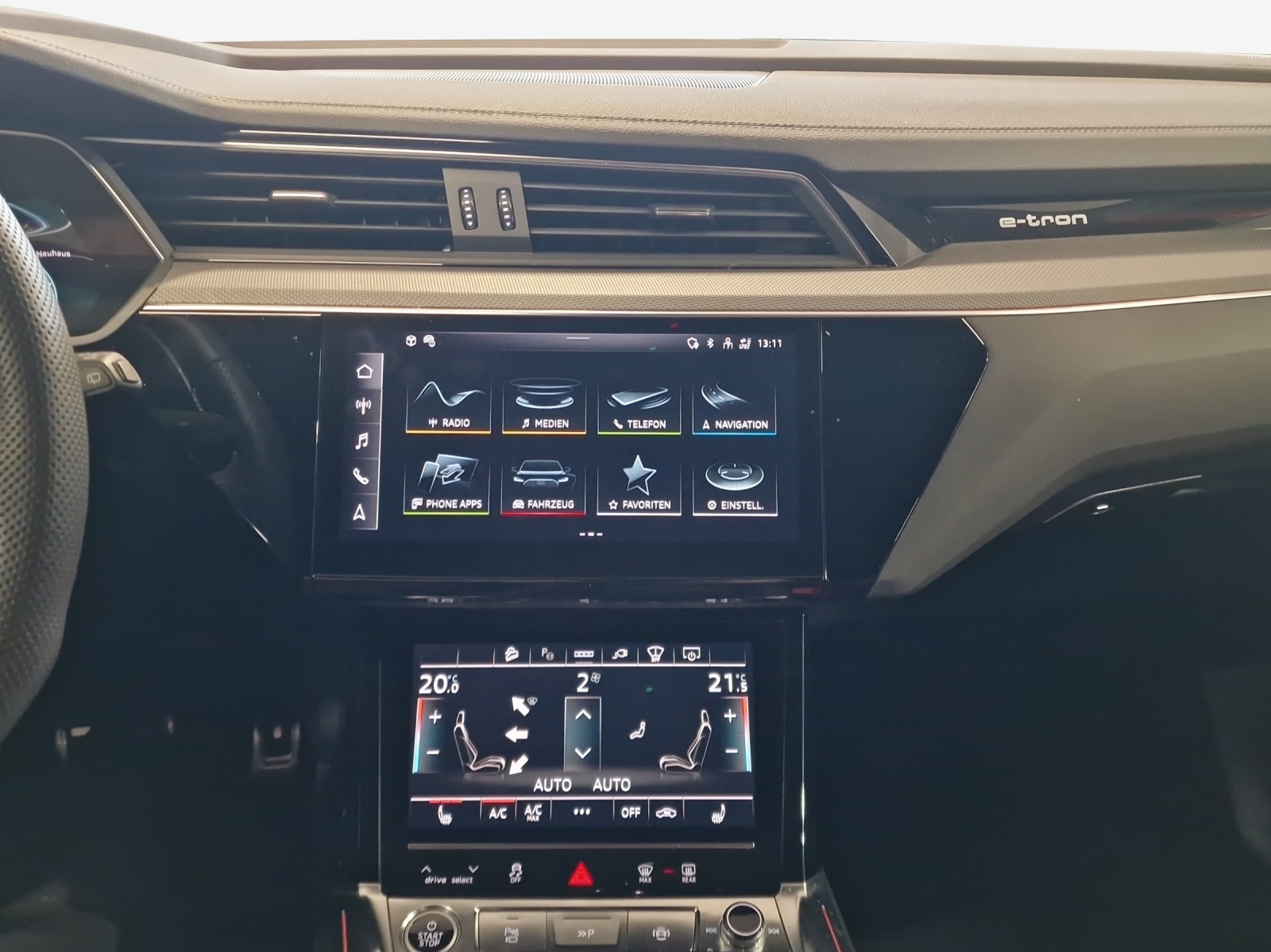 AUDI Q8 55 e-tron Black Edition quattro-image-14
