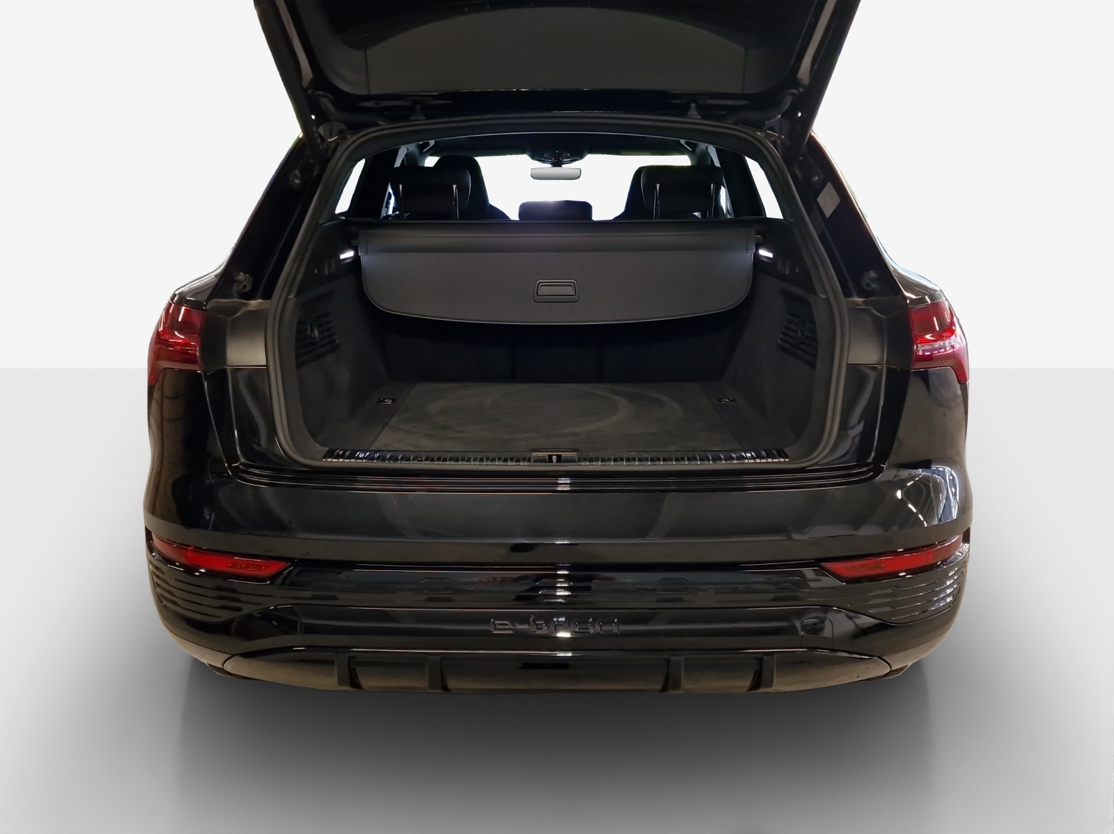 AUDI Q8 55 e-tron Black Edition quattro-image-12