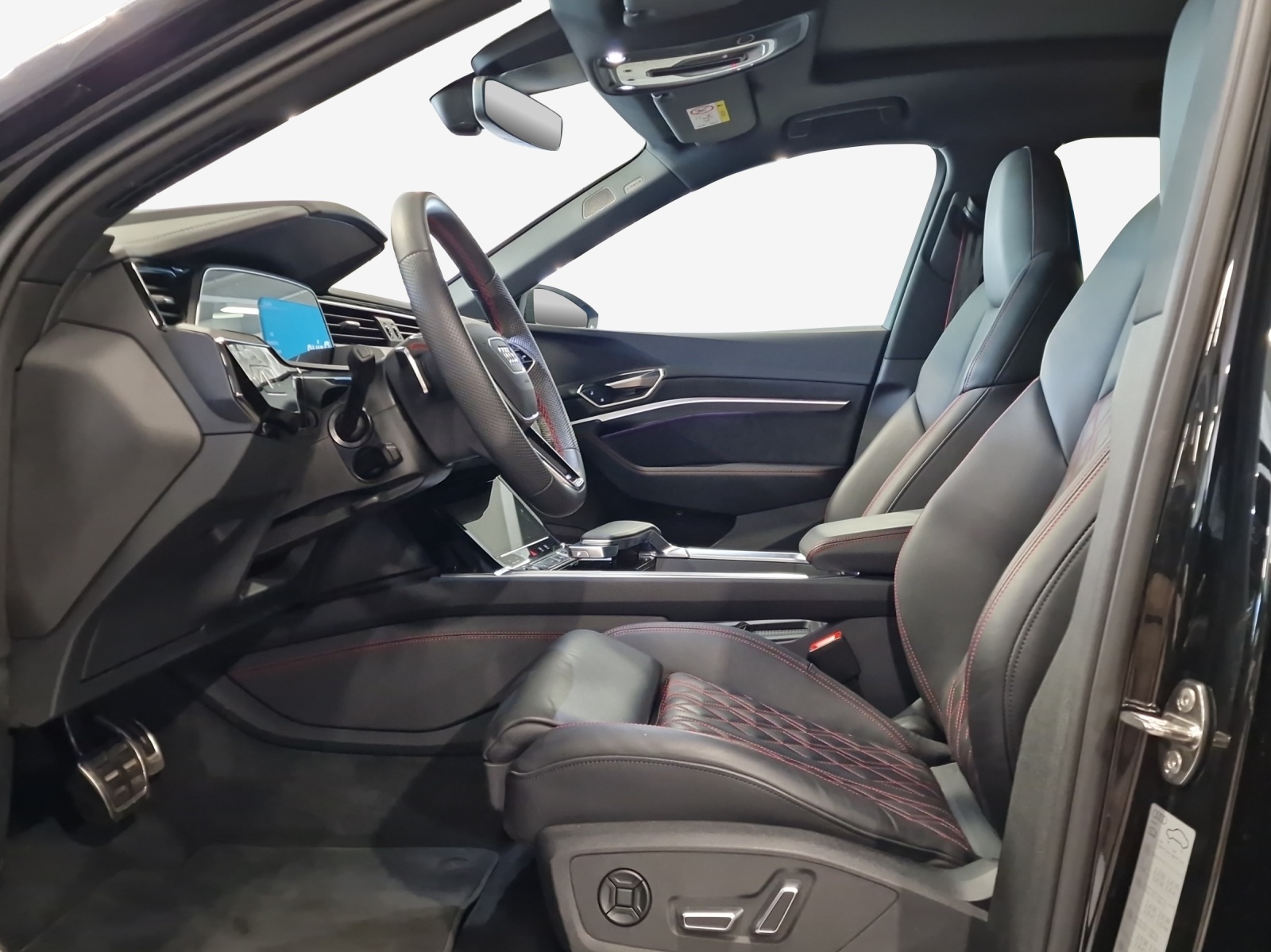 AUDI Q8 55 e-tron Black Edition quattro-image-7