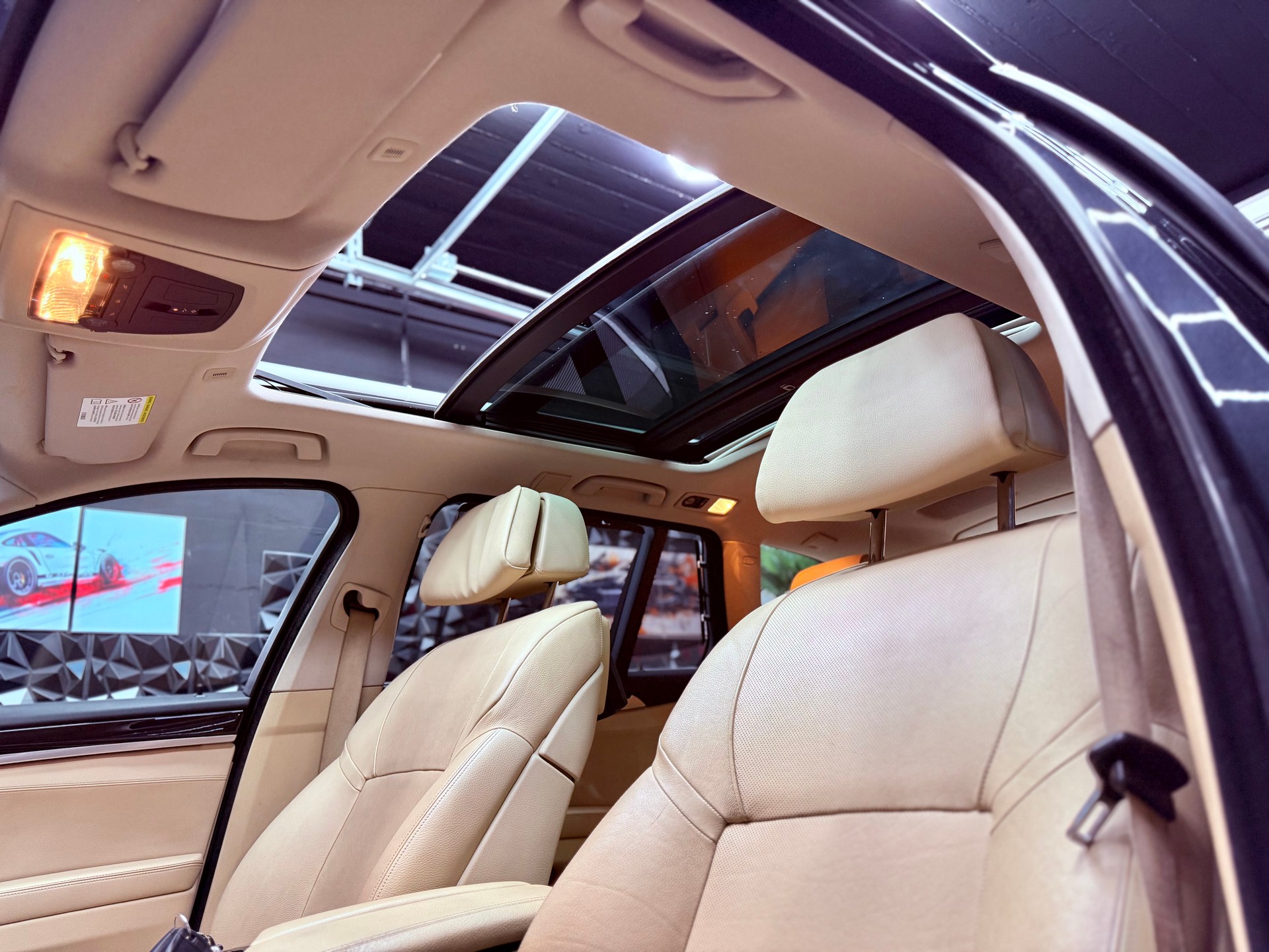 BMW 535i xDrive Touring Steptronic-image-22