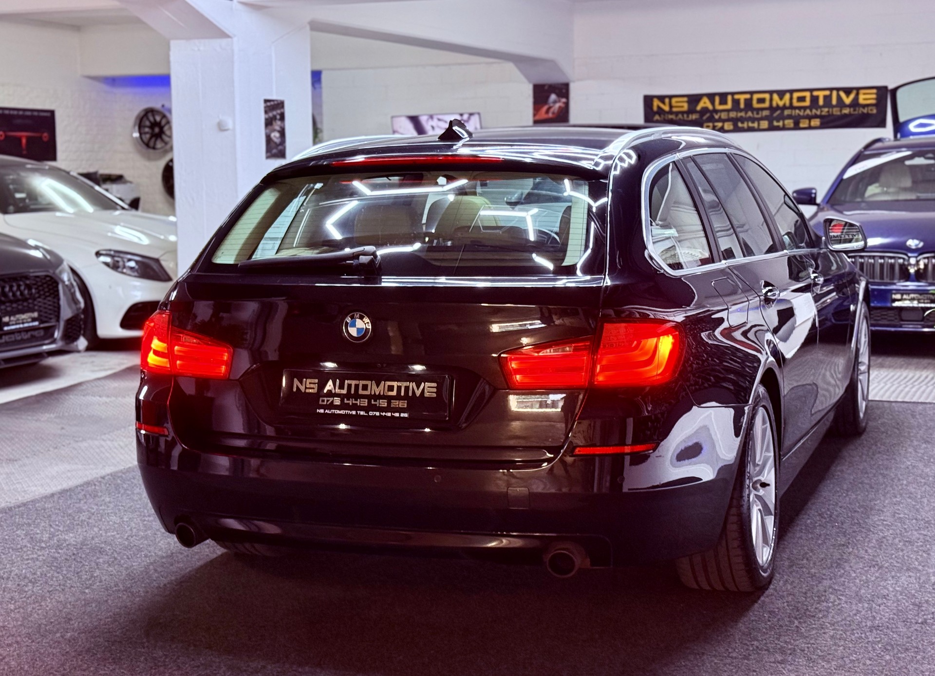 BMW 535i xDrive Touring Steptronic-showroom-element-3