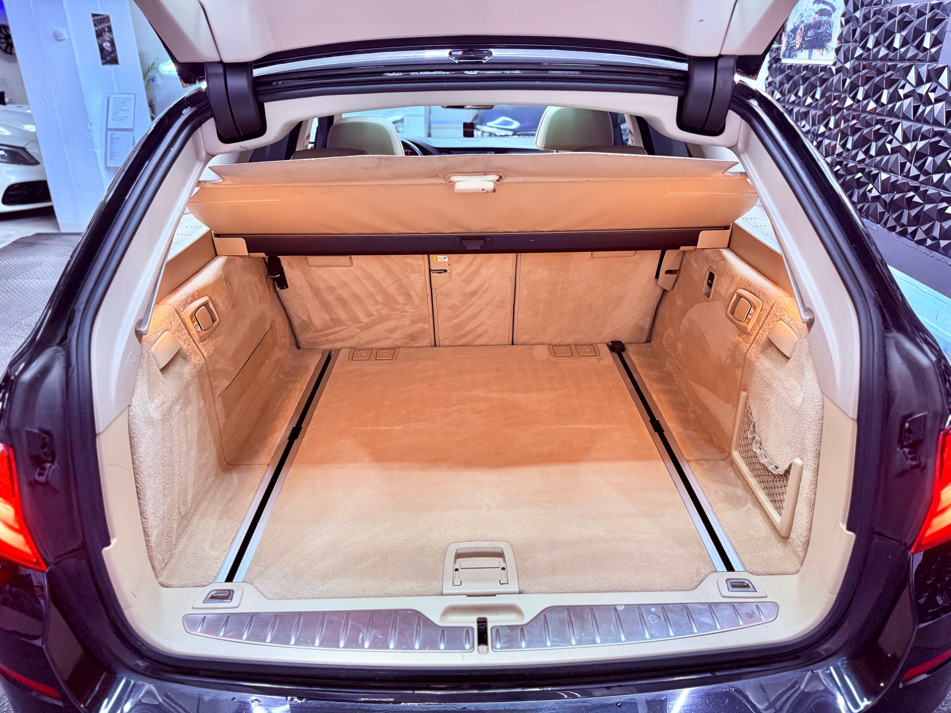 BMW 535i xDrive Touring Steptronic-image-21
