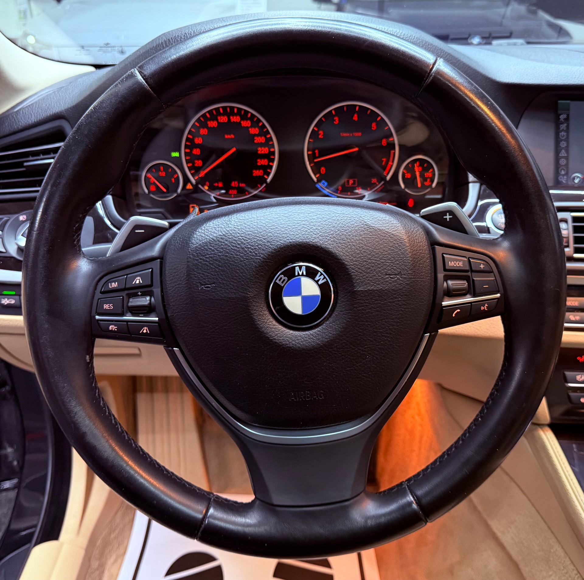 BMW 535i xDrive Touring Steptronic-image-12
