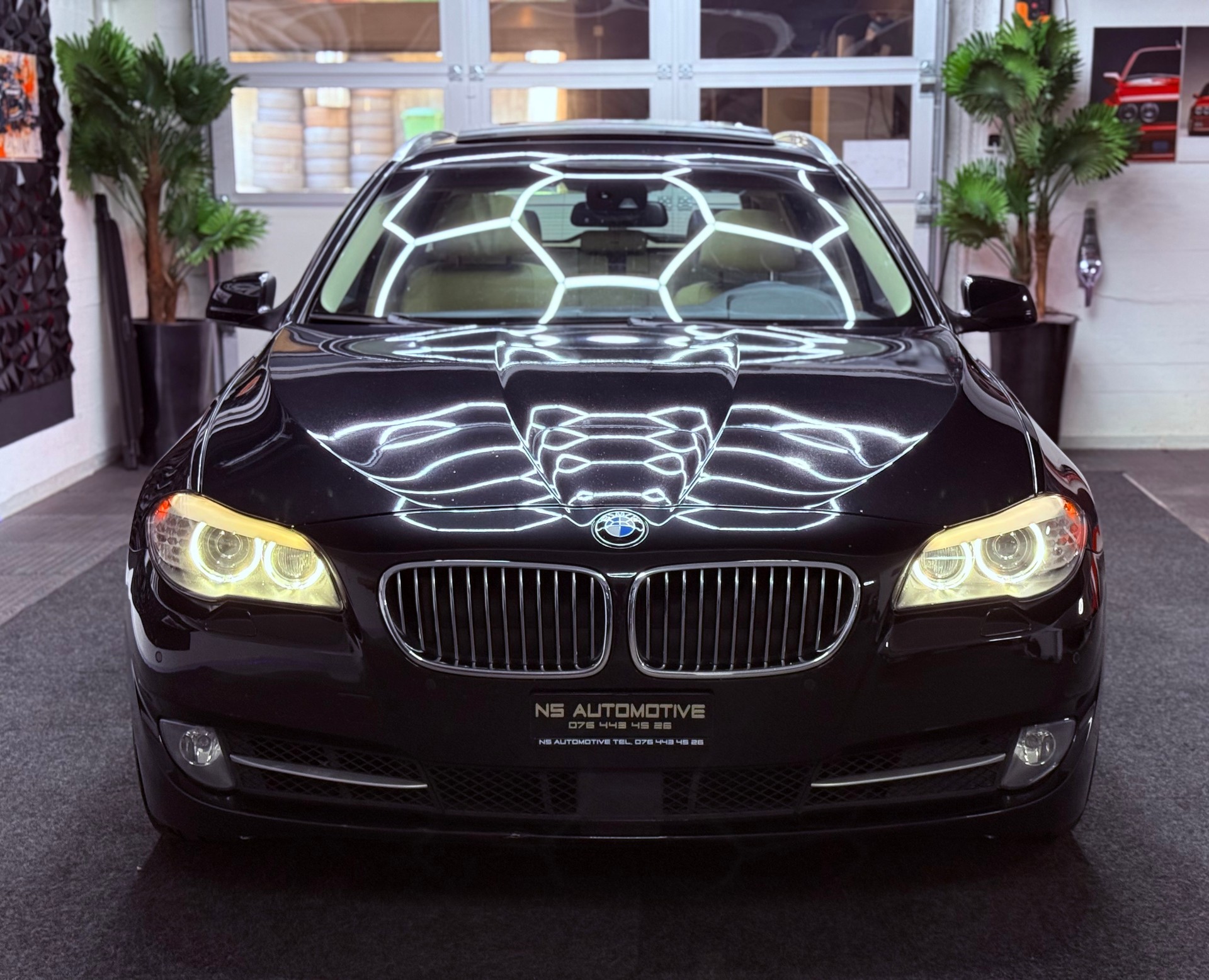 BMW 535i xDrive Touring Steptronic-showroom-element-1