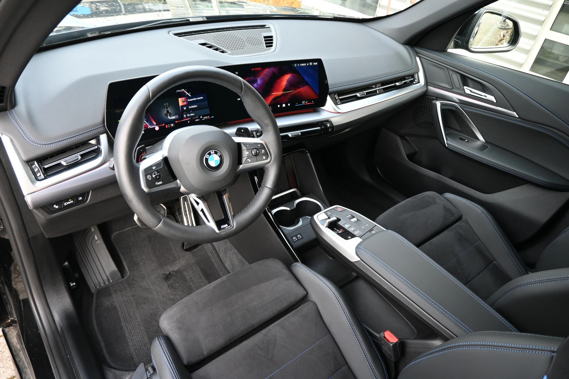 BMW X1 sDrive 18i M Sport Automat + Werksgarantie 05.2027-image-9