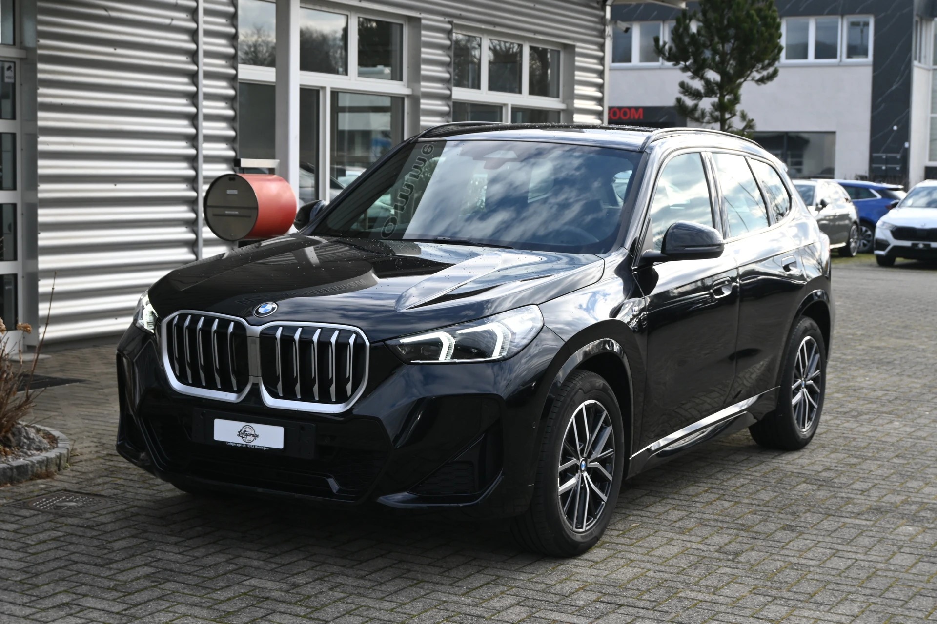 BMW X1 sDrive 18i M Sport Automat + Werksgarantie 05.2027-showroom-element-1