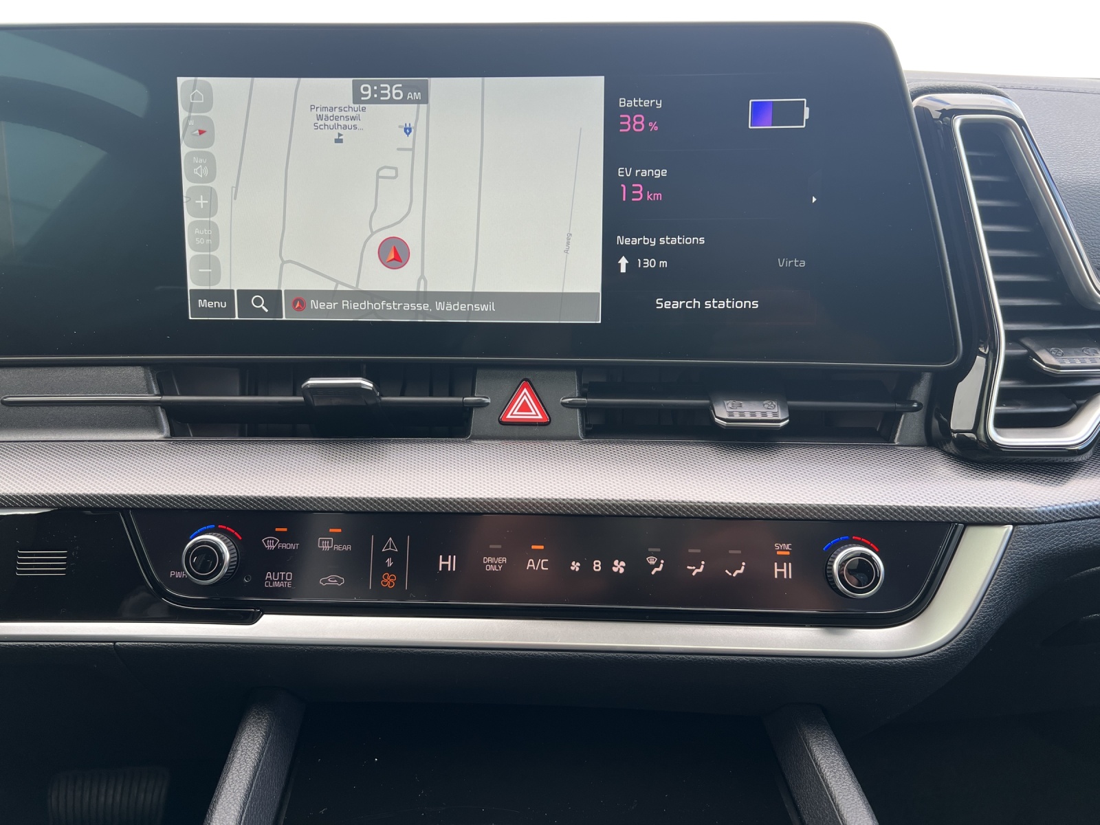 KIA Sportage 1.6 T-GDi PHEV Power Edition-image-4