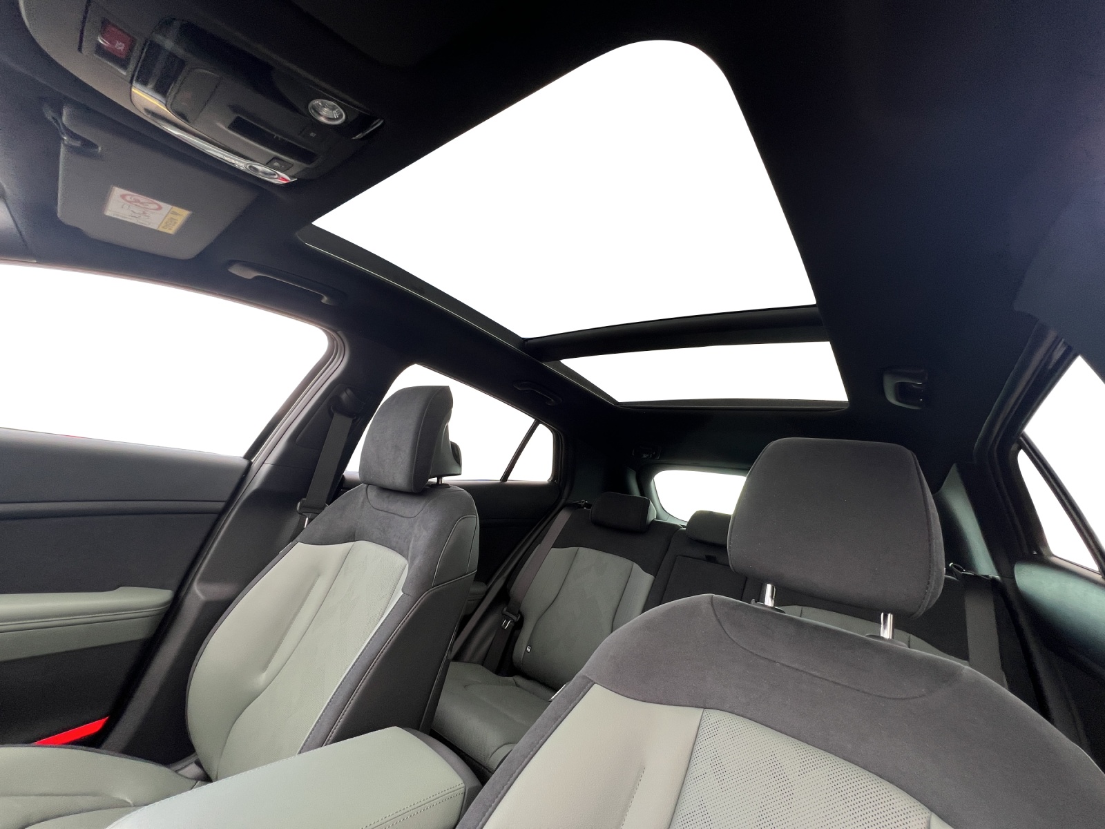 KIA Sportage 1.6 T-GDi PHEV Power Edition-image-12