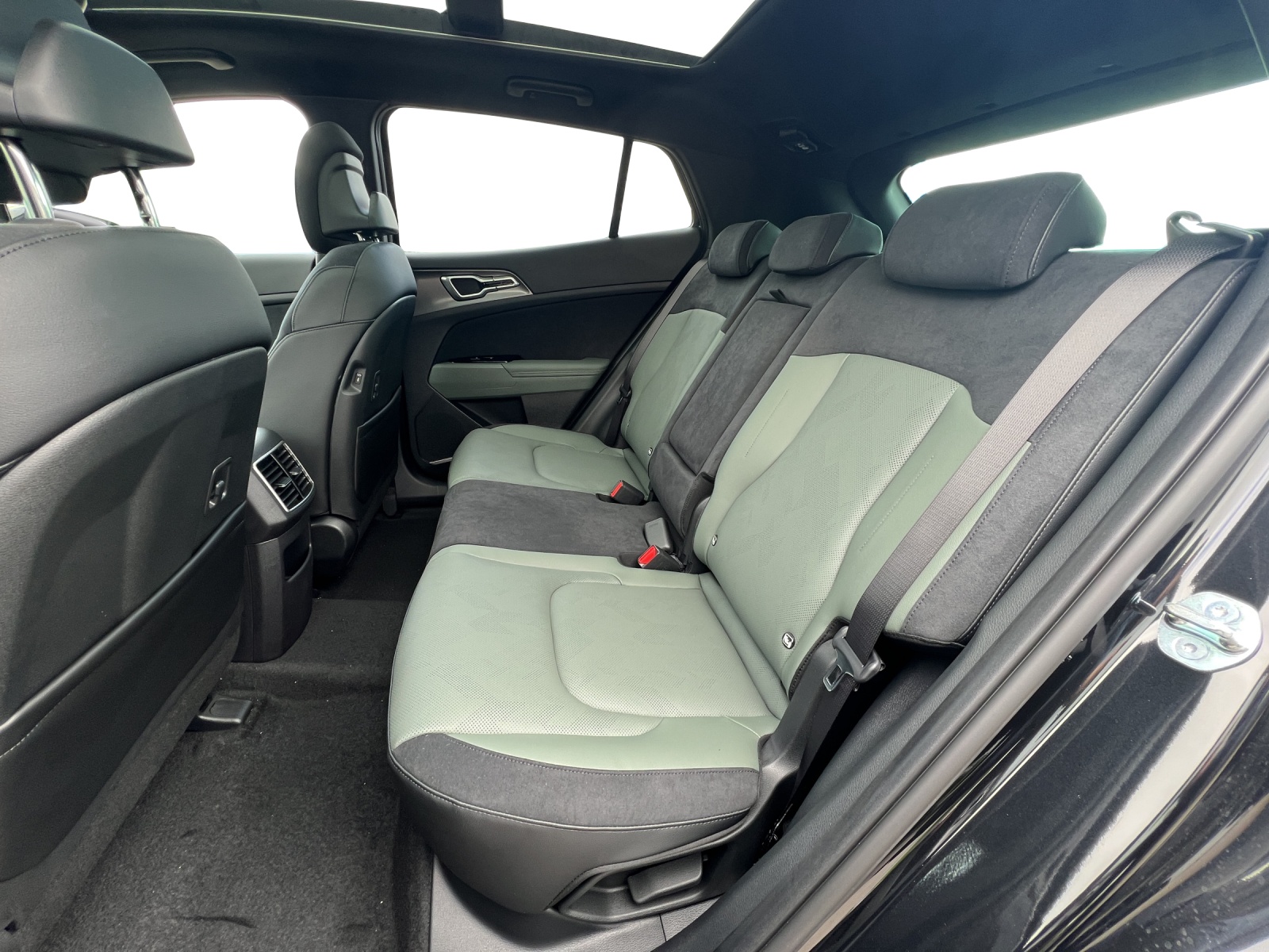 KIA Sportage 1.6 T-GDi PHEV Power Edition-image-8