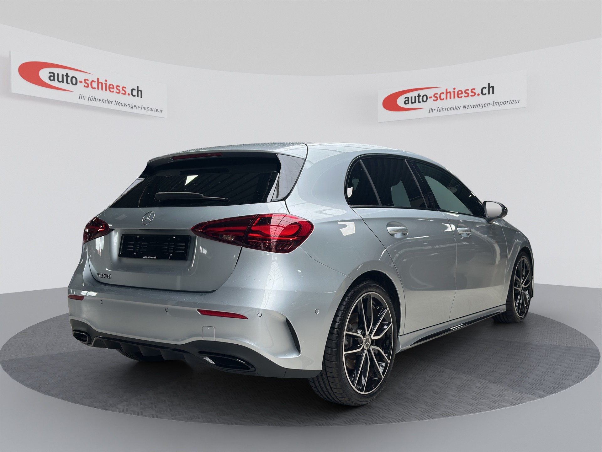 MERCEDES-BENZ A 200 7G-DCT AMG Line Night-image-4