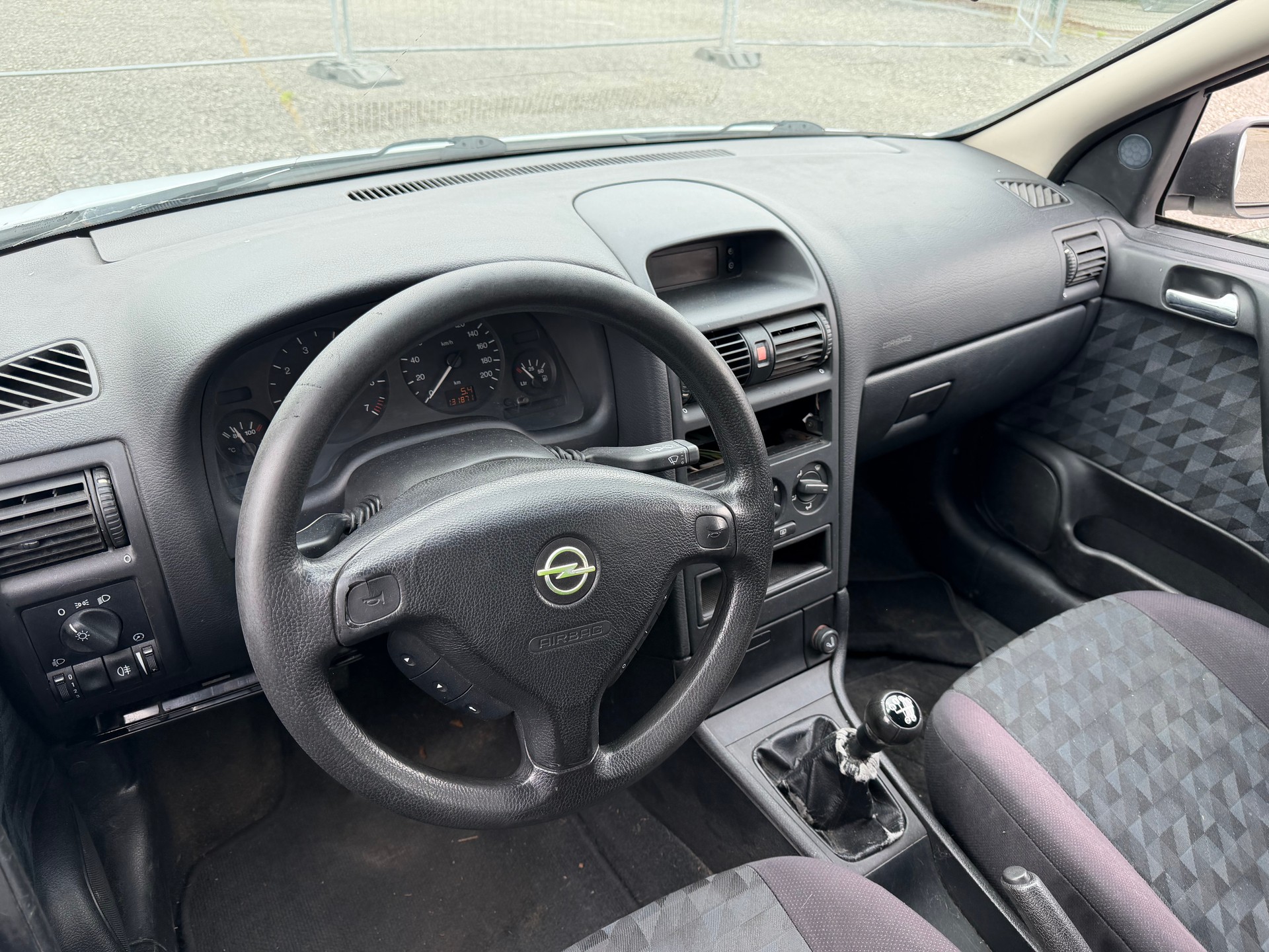 OPEL Astra Caravan 1.6i Club-image-3