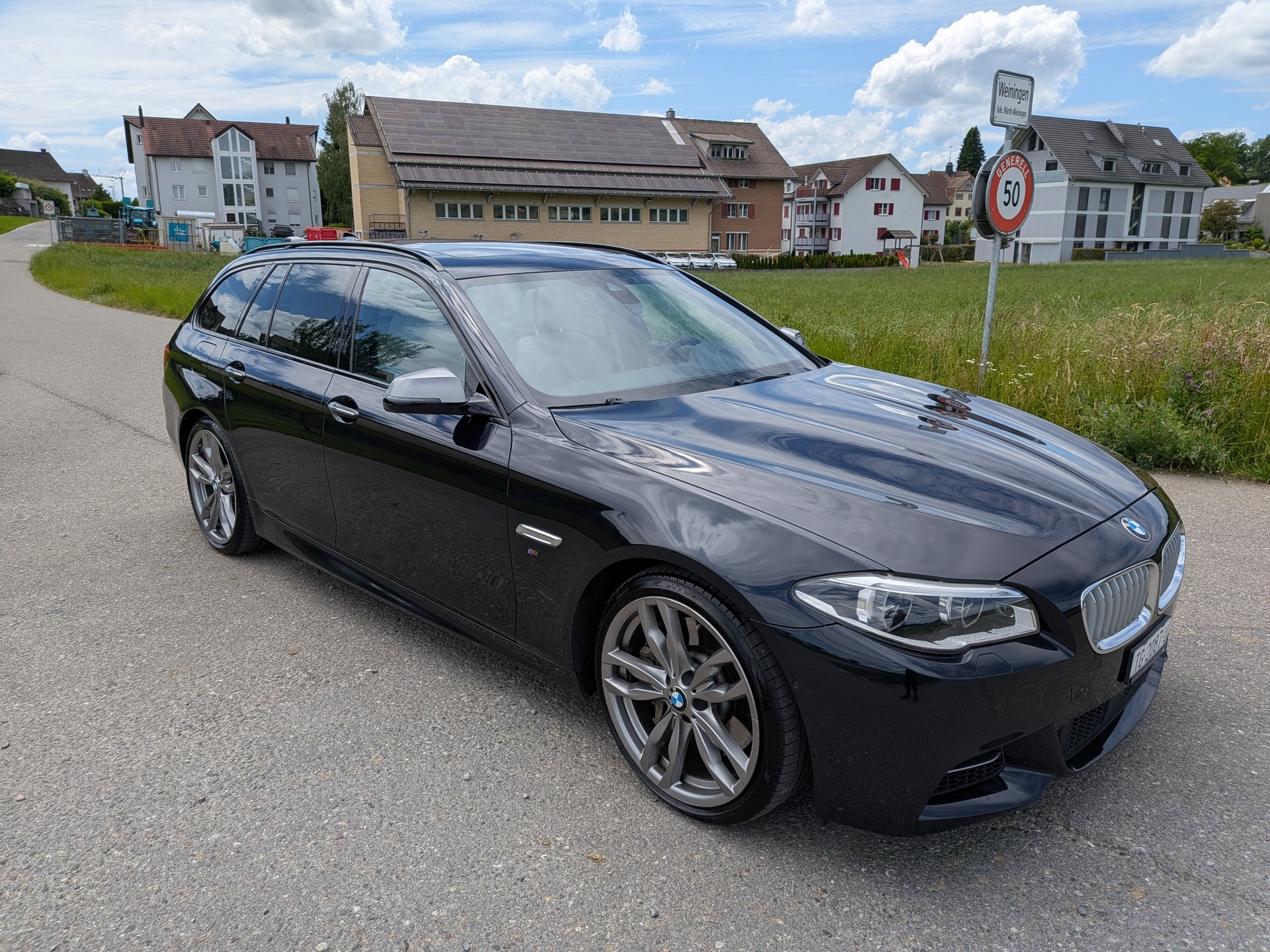 BMW M550d Touring xDrive Steptronic-image-1
