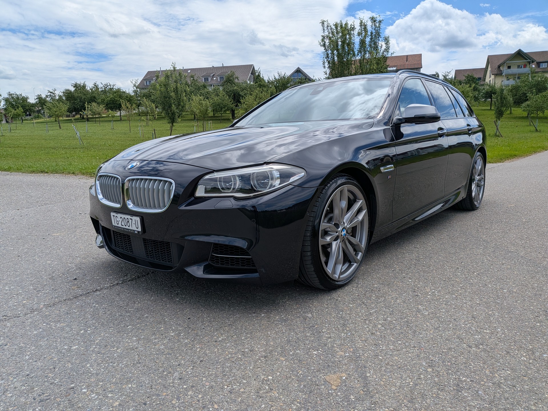 BMW M550d Touring xDrive Steptronic-image-4