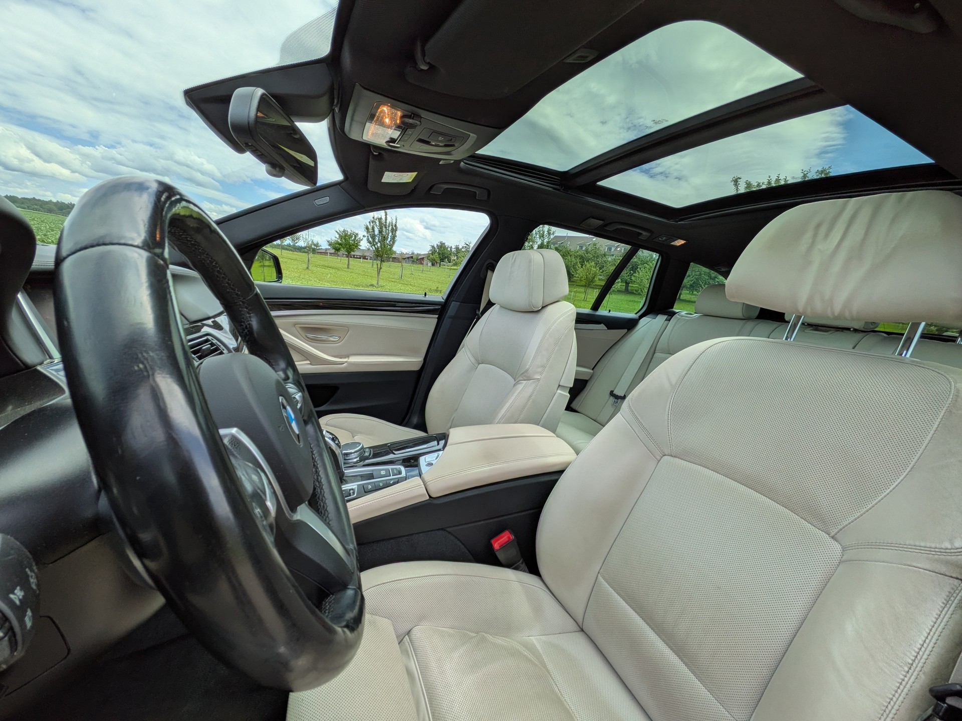 BMW M550d Touring xDrive Steptronic-image-13