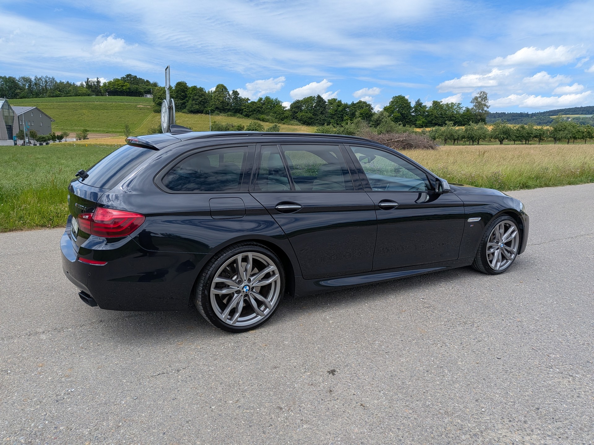 BMW M550d Touring xDrive Steptronic-image-8