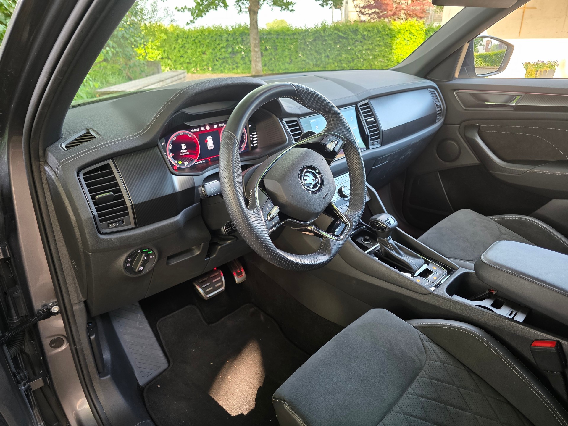 SKODA 2.0 TDI 200 Sportline DSG-image-3