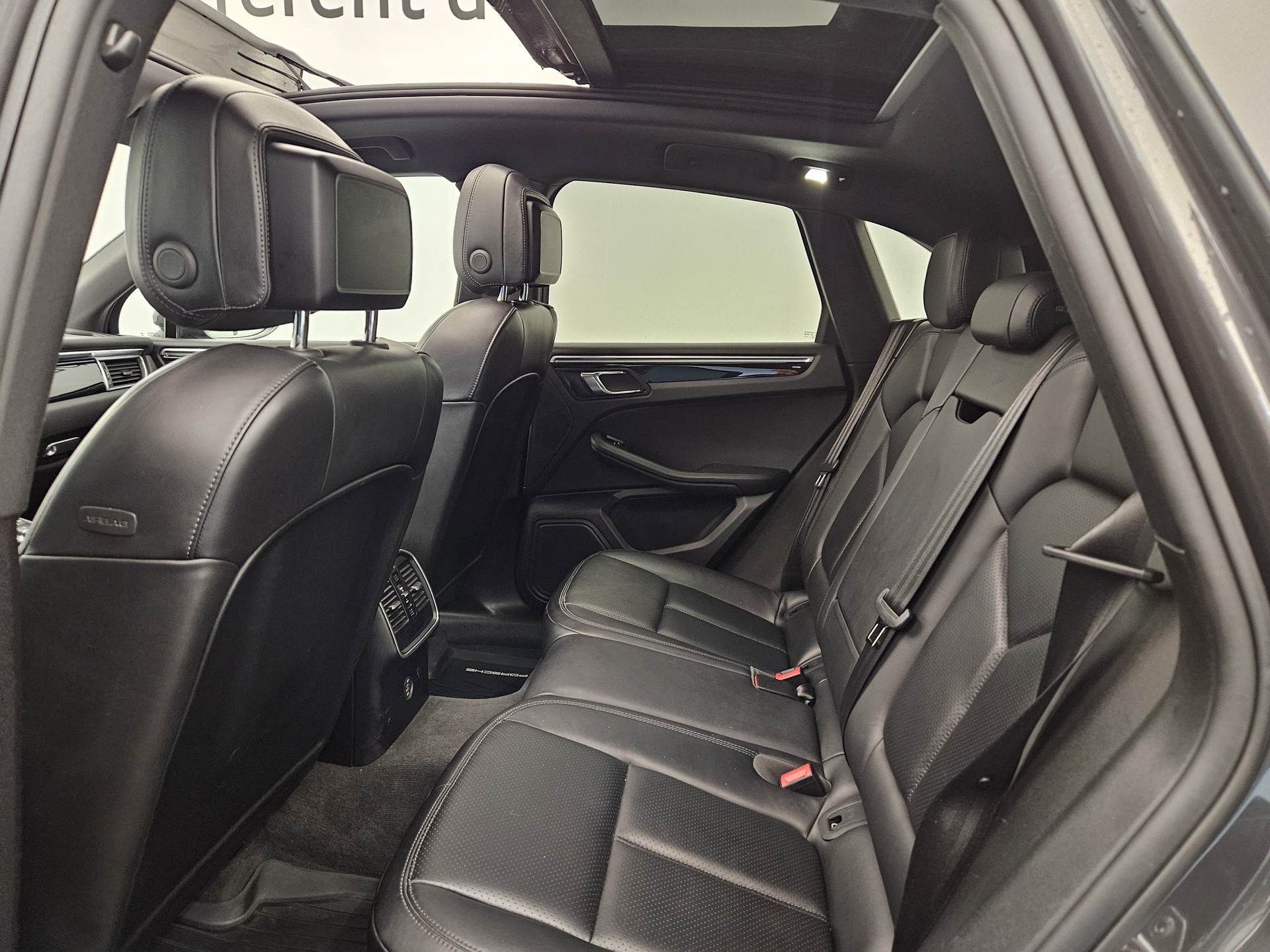 PORSCHE Macan S PDK-image-12