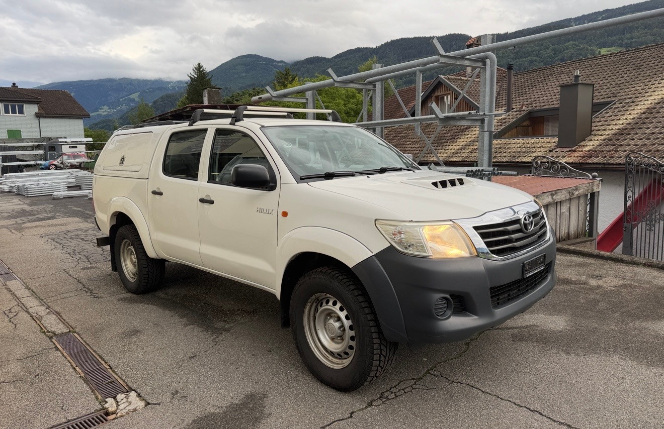 TOYOTA Hilux 2.5D 4WD Double Cab Luna-image-2
