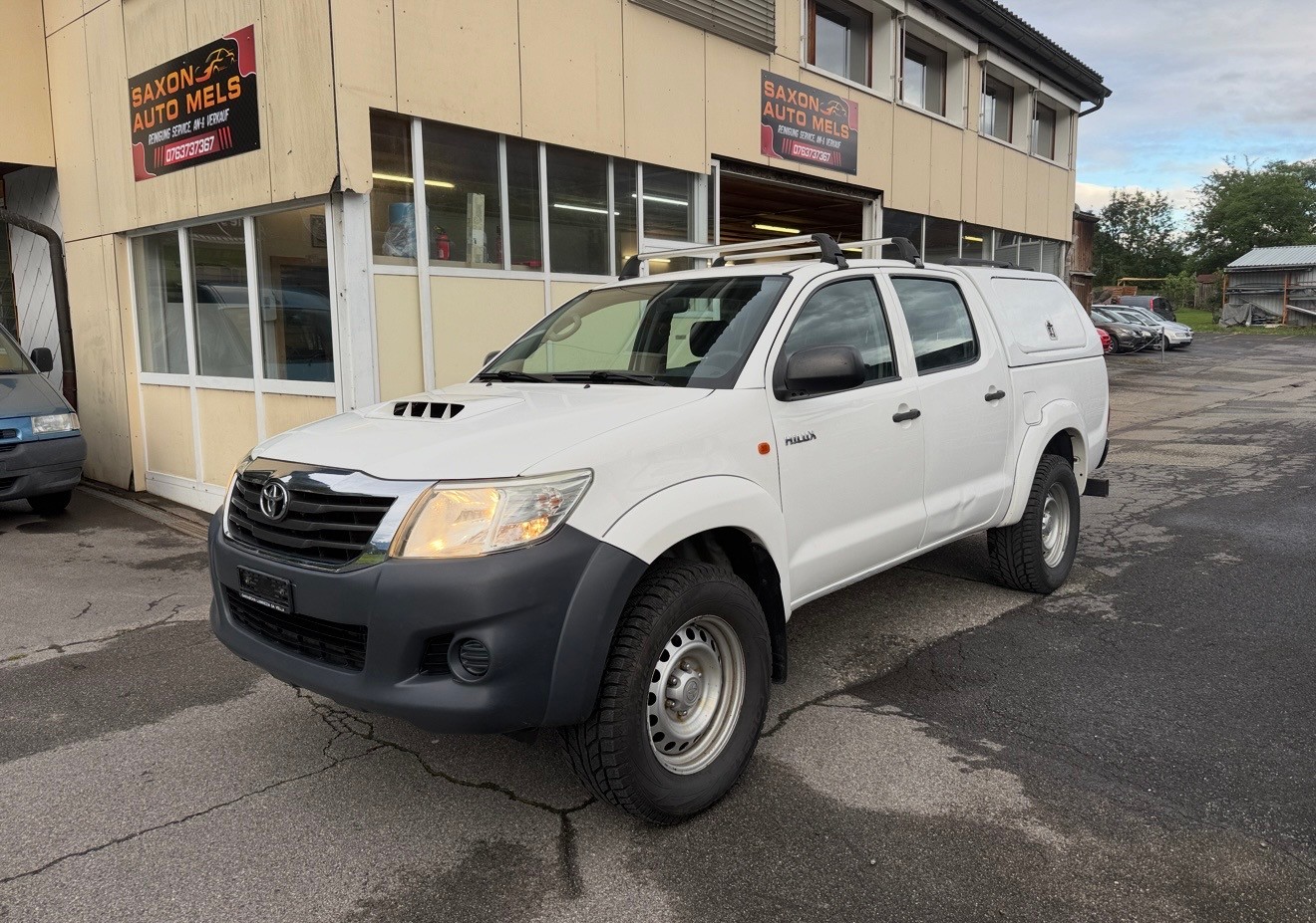 TOYOTA Hilux 2.5D 4WD Double Cab Luna-image-1