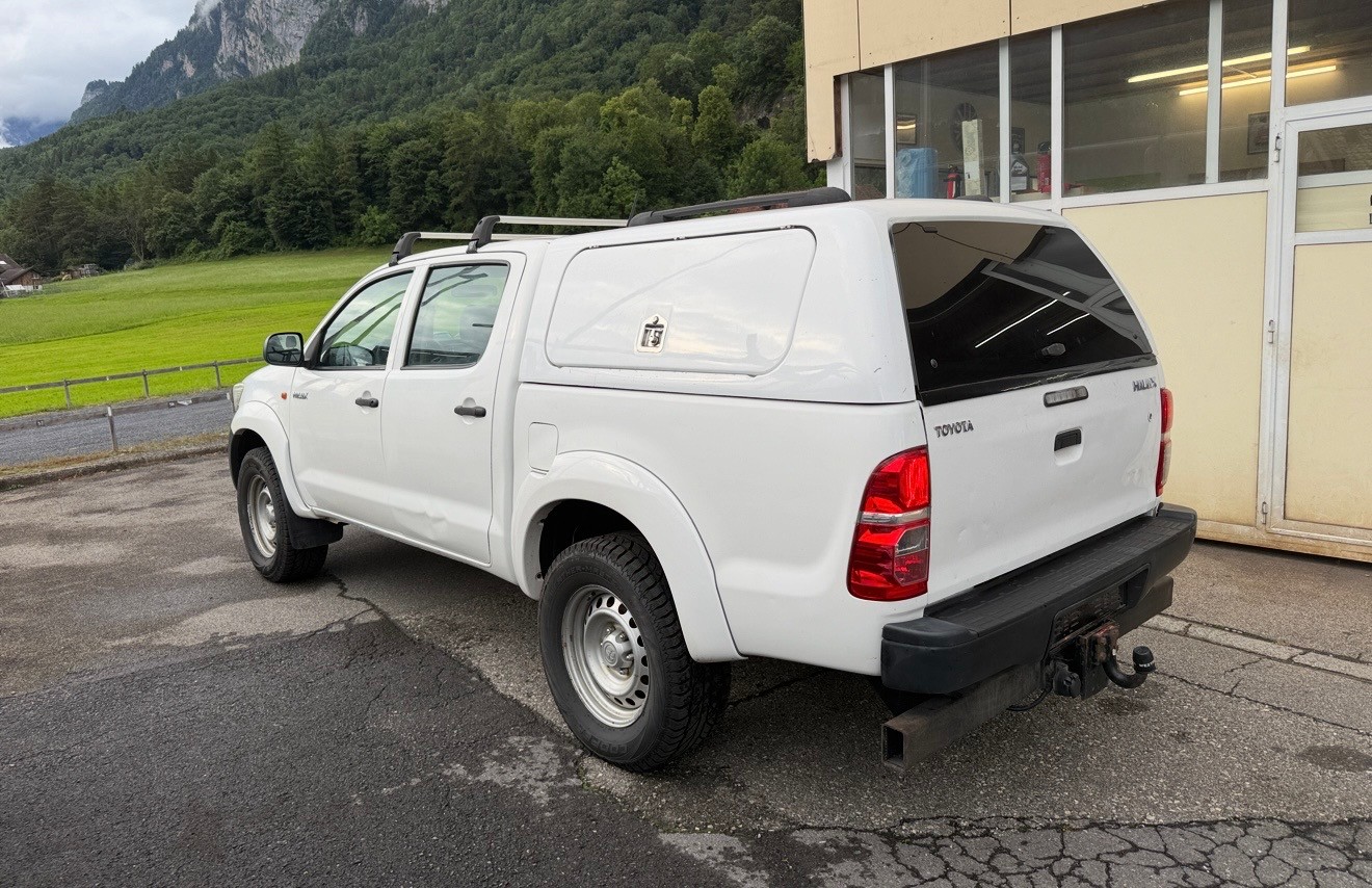 TOYOTA Hilux 2.5D 4WD Double Cab Luna-image-3