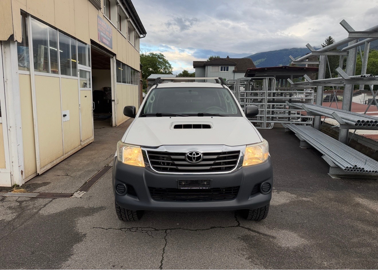 TOYOTA Hilux 2.5D 4WD Double Cab Luna-image-0