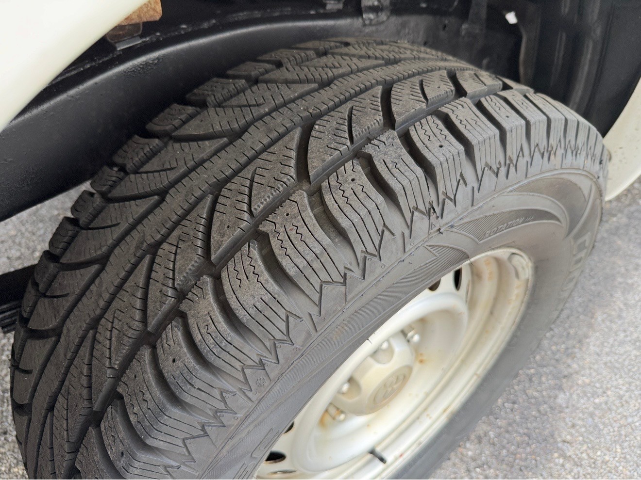 TOYOTA Hilux 2.5D 4WD Double Cab Luna-image-11