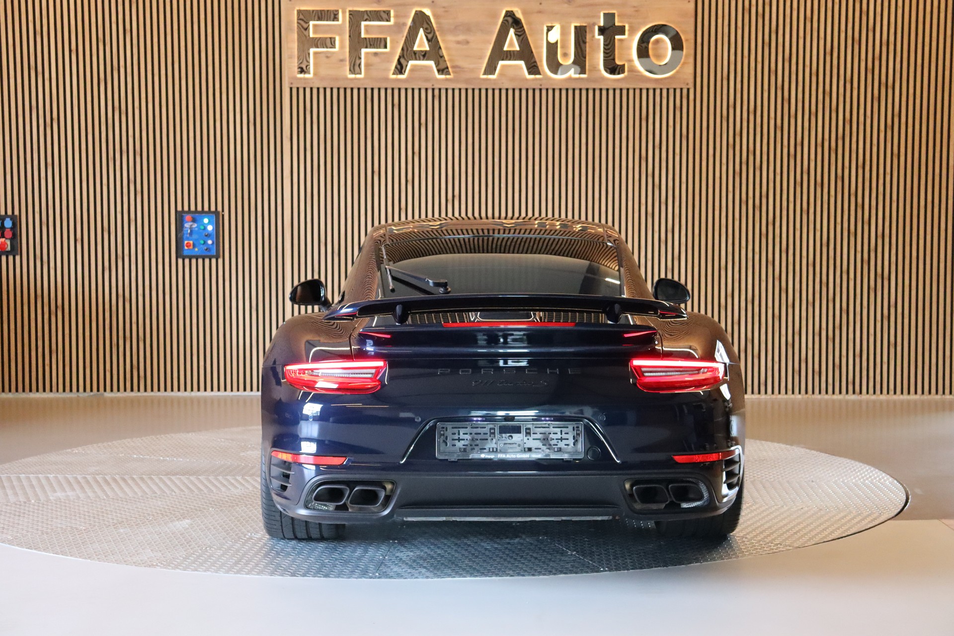 PORSCHE 911 Coupé 3.8 Turbo S PDK-image-6