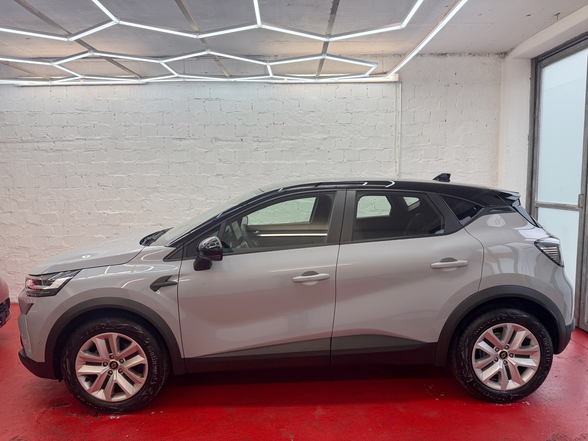 RENAULT Captur Evolution TCE 160 EDC-image-1
