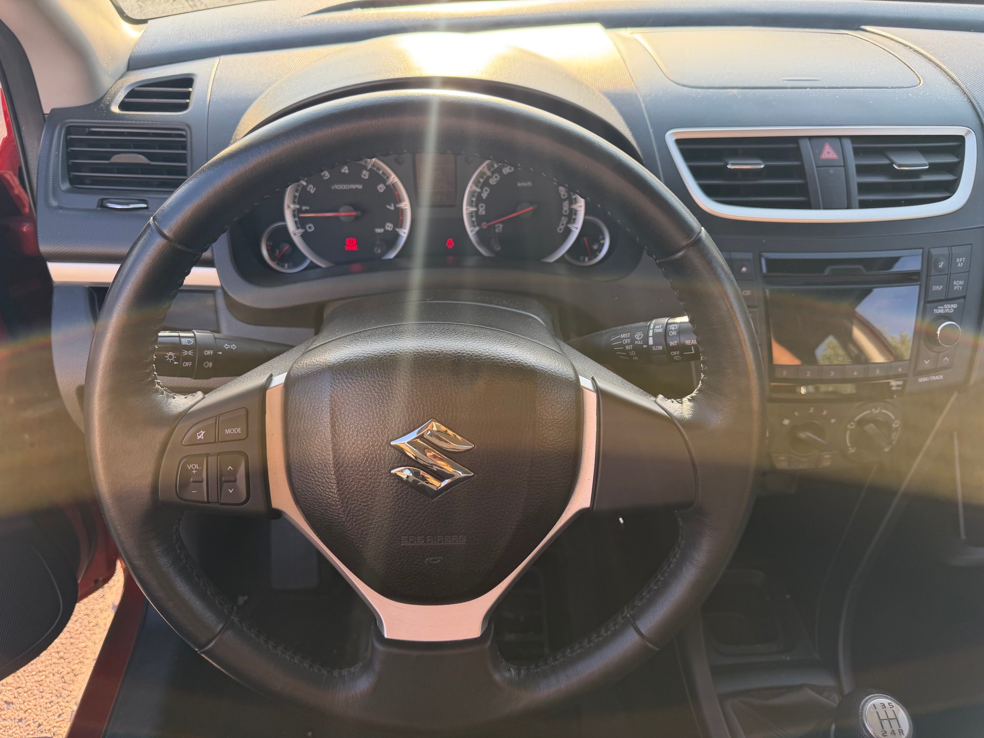 SUZUKI Swift 1.2i 16V GL 4x4-image-6