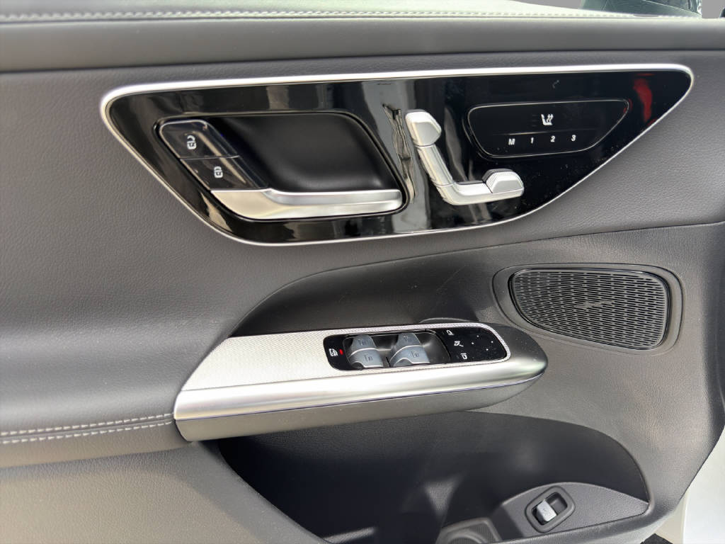 MERCEDES-BENZ GLC 220 d AMG Line 4matic-image-11