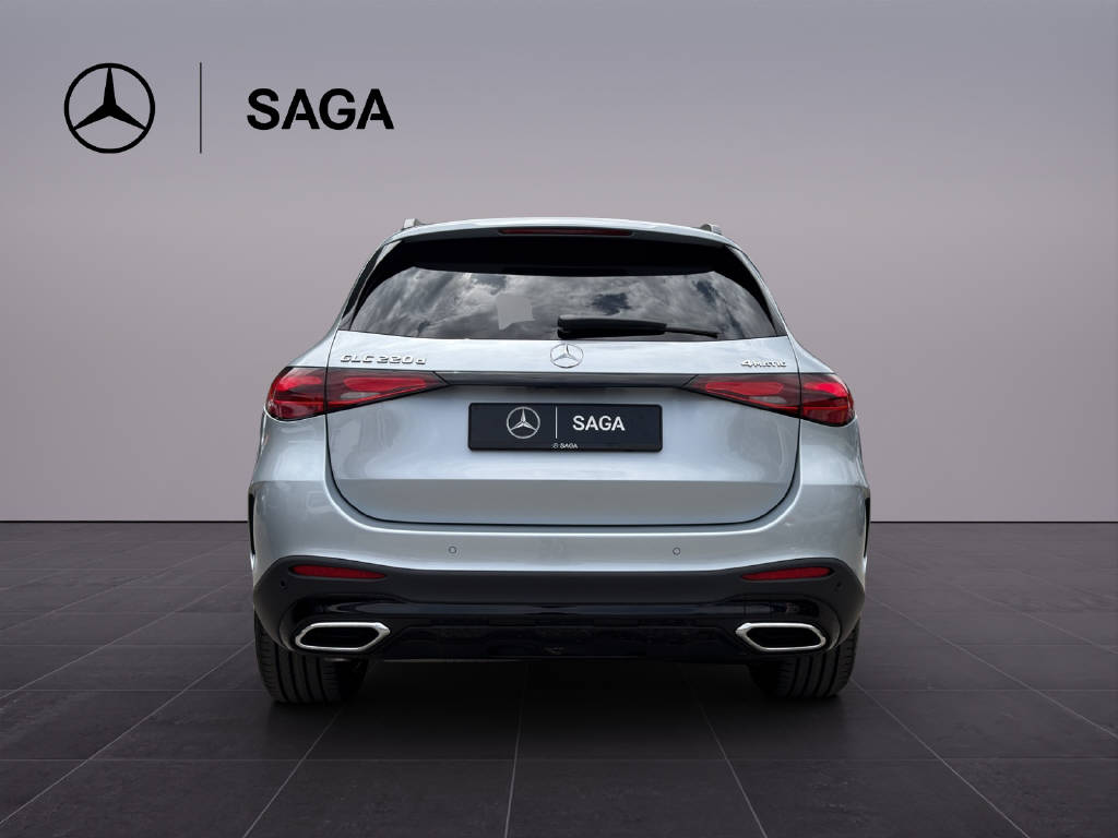 MERCEDES-BENZ GLC 220 d AMG Line 4matic-image-4